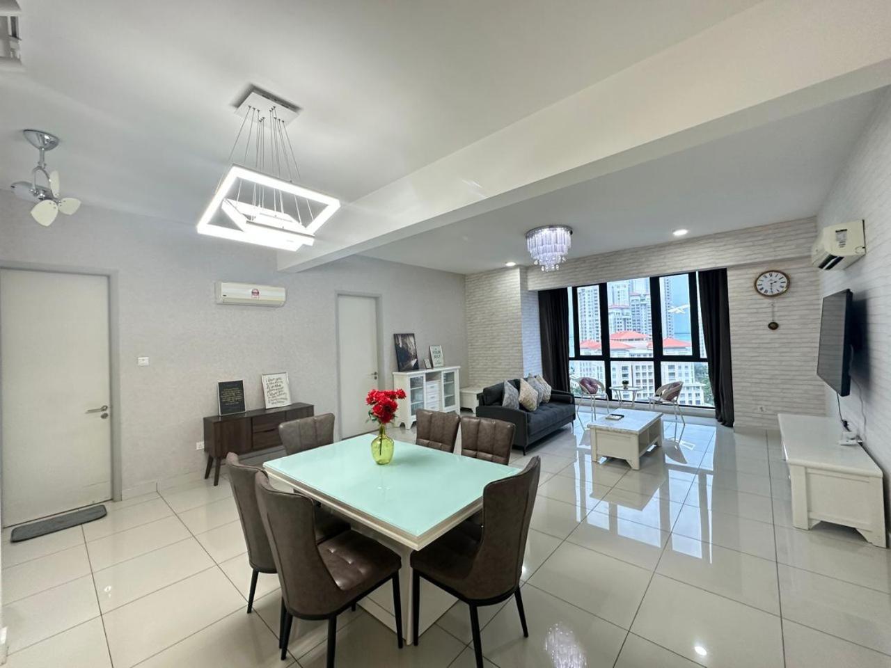Seaview 2BR Suite with Pool & bathtub near Gurney Jazz Suites