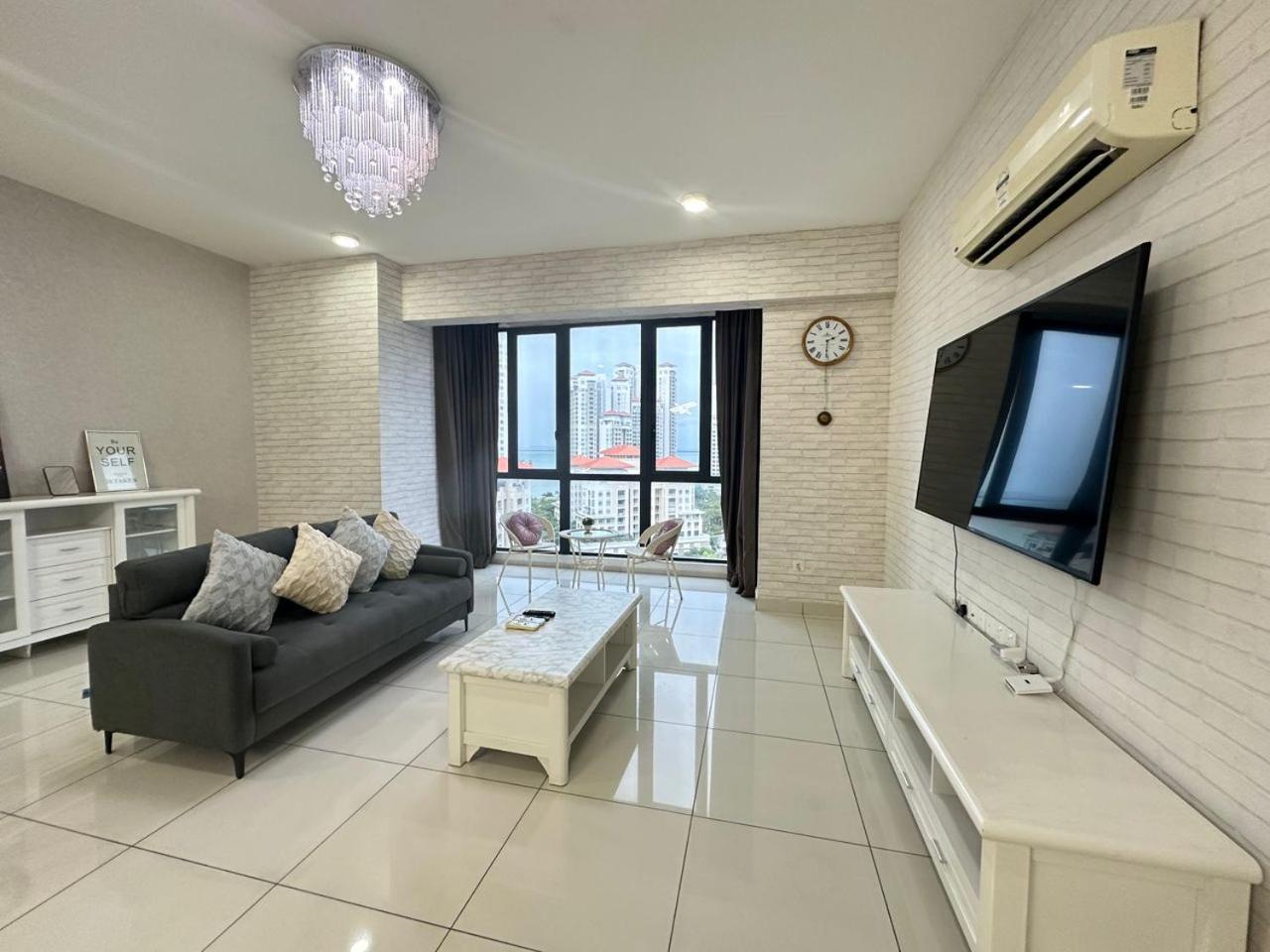 Seaview 2BR Suite with Pool & bathtub near Gurney Jazz Suites