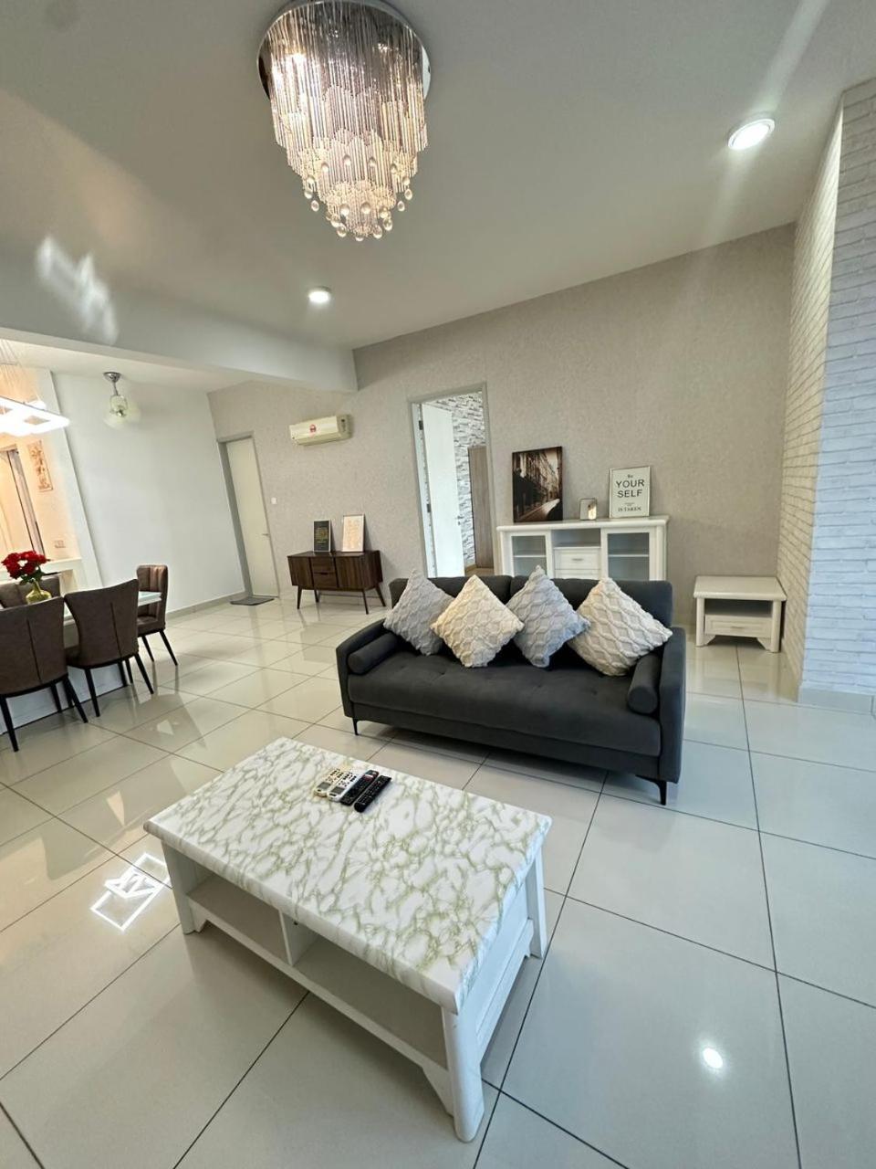 Seaview 2BR Suite with Pool & bathtub near Gurney Jazz Suites