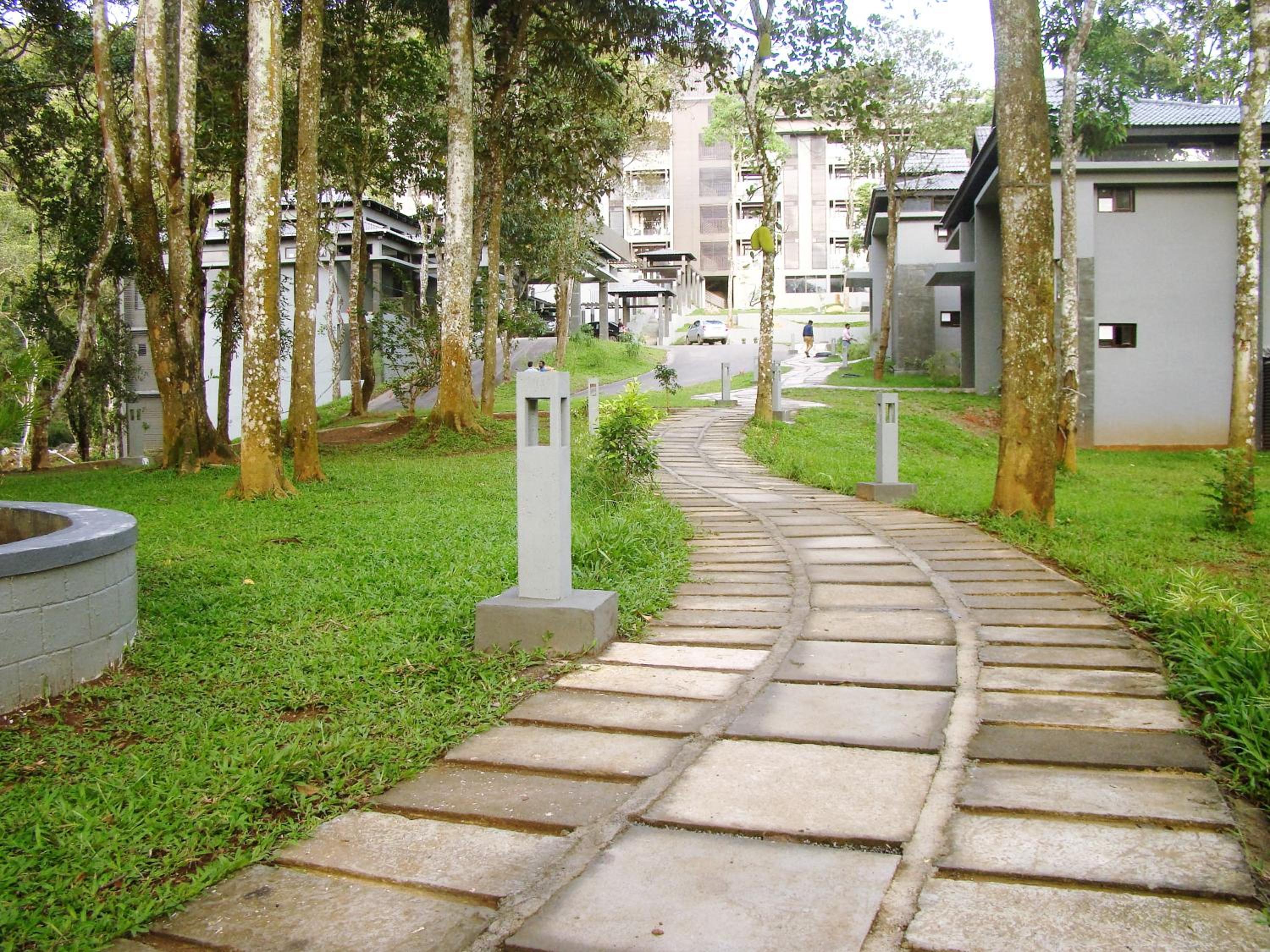 The Mountain Courtyard Thekkady