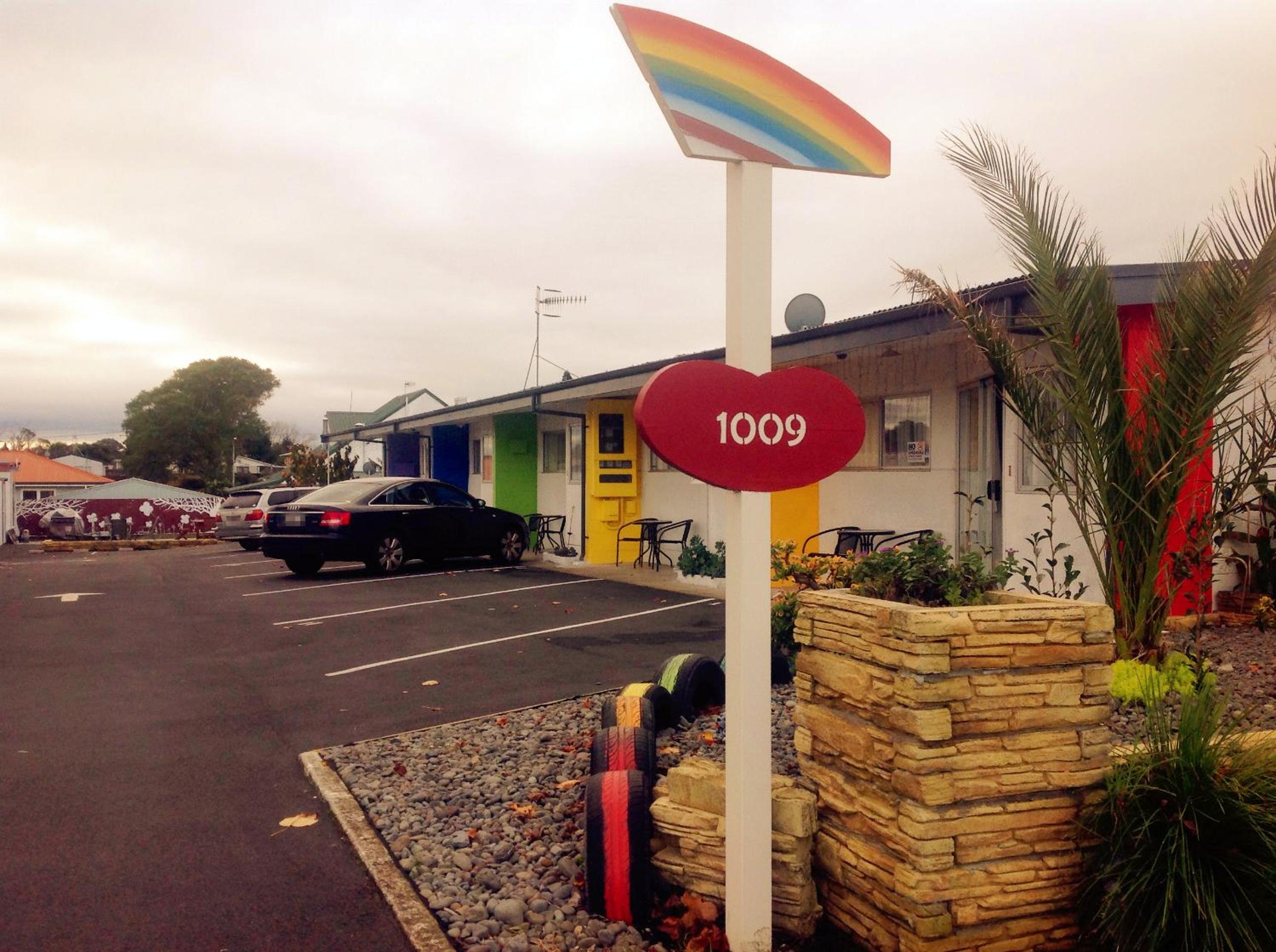 Rainbow Motel & Guest House