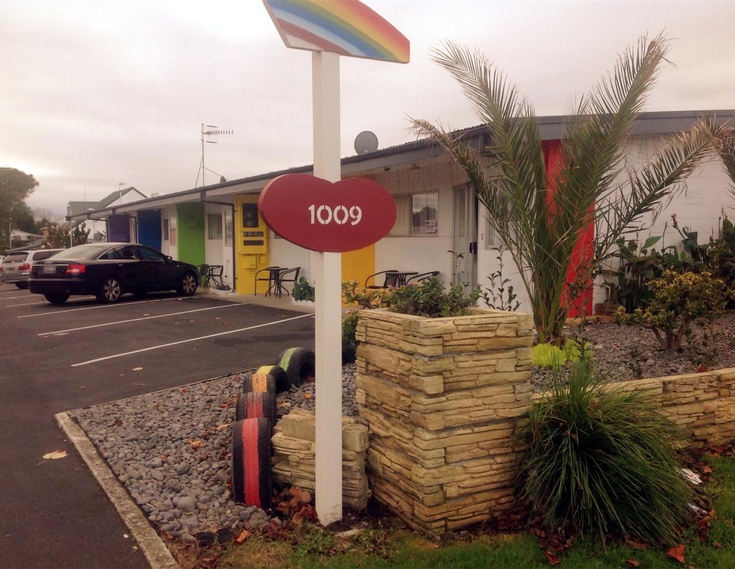 Hotel Rainbow Motel & Guest House - Image 1