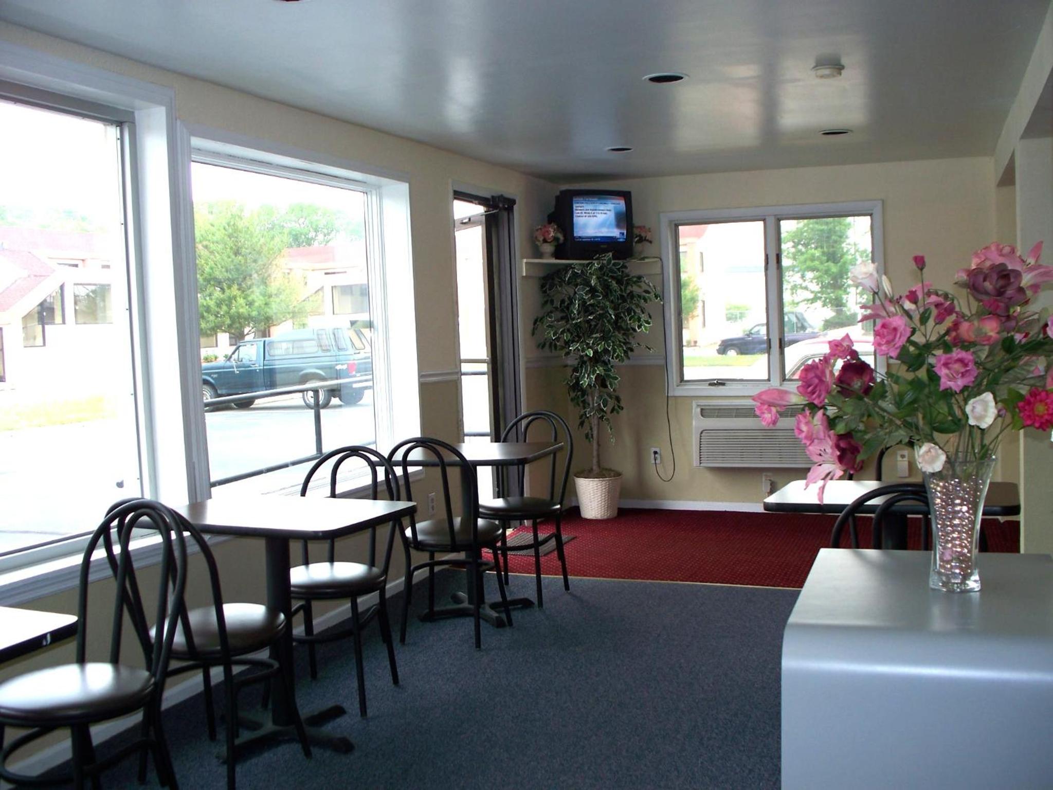 Budget Inn & Suites