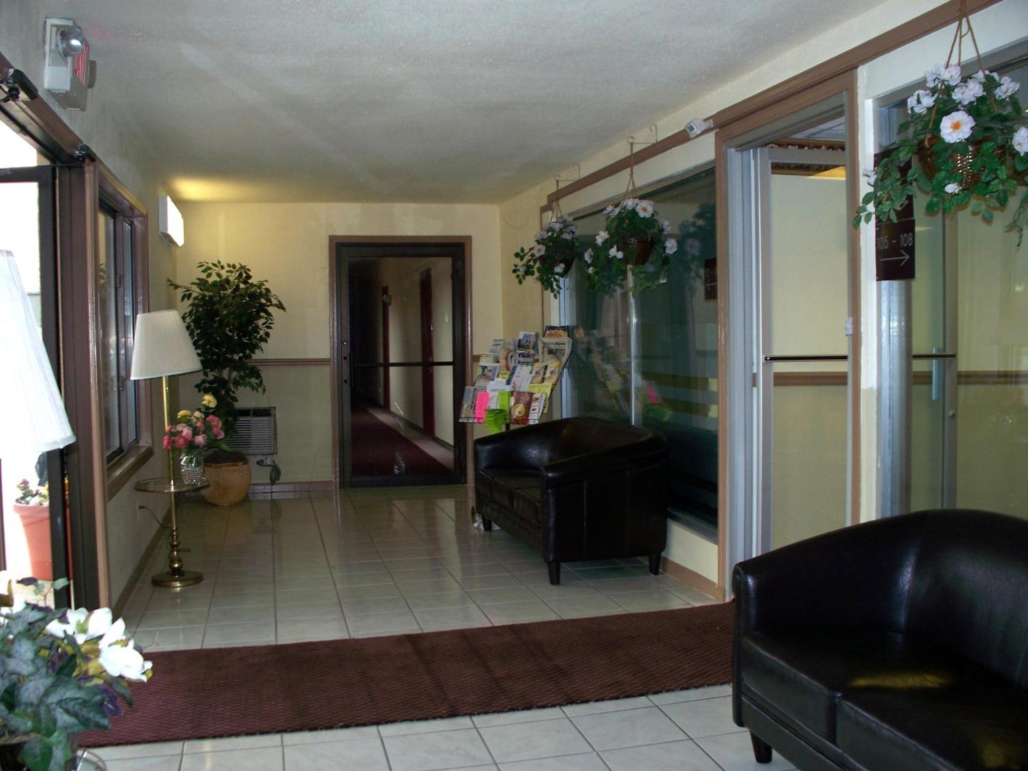 Budget Inn & Suites