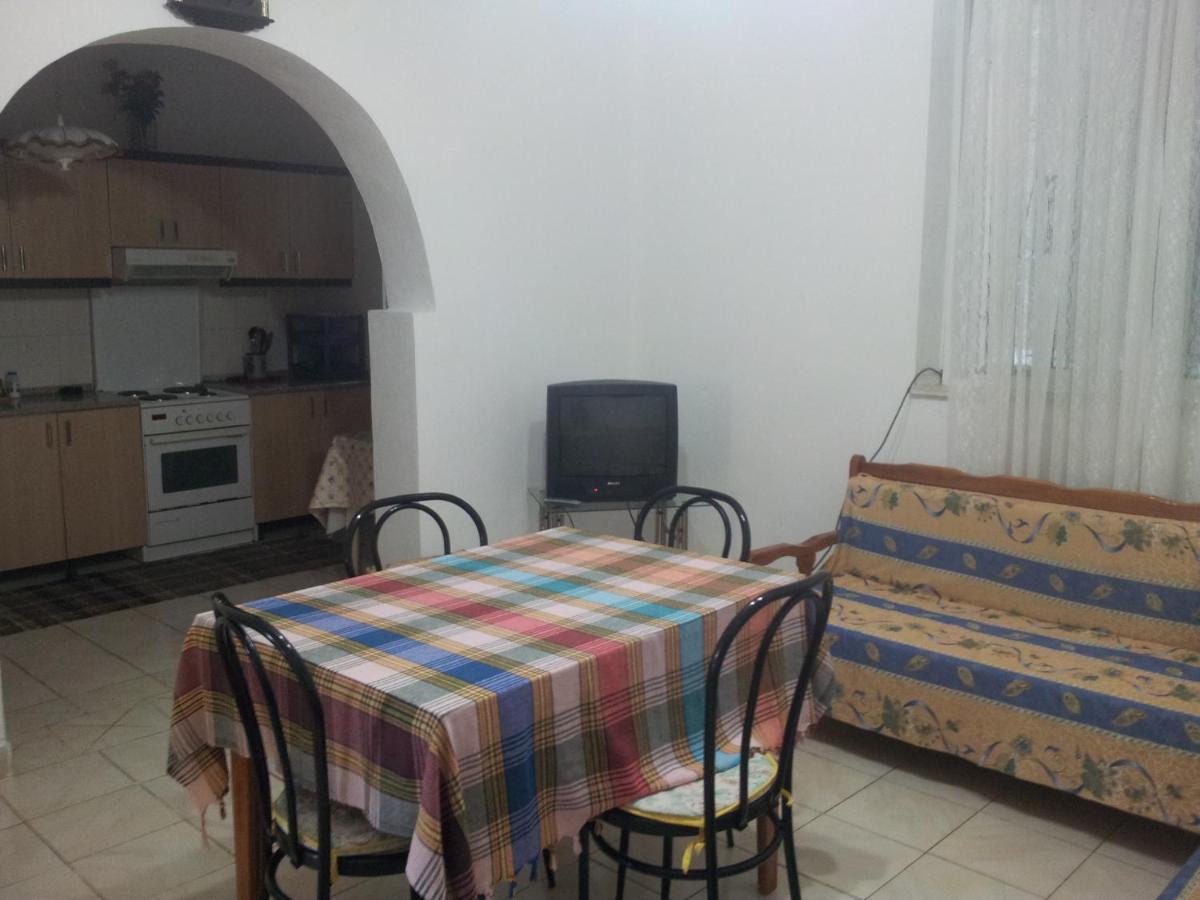 Guest House and Tavern Leo