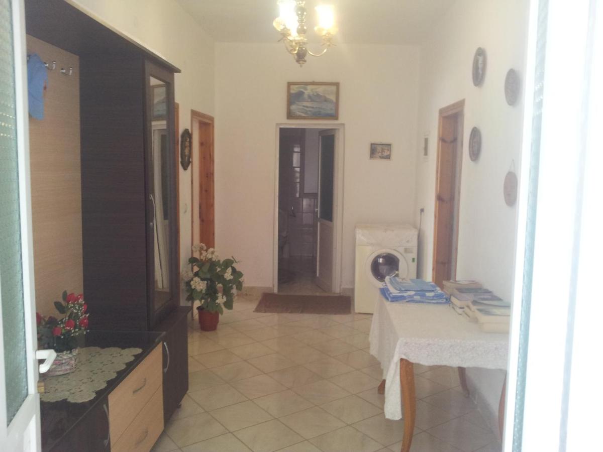 Guest House and Tavern Leo