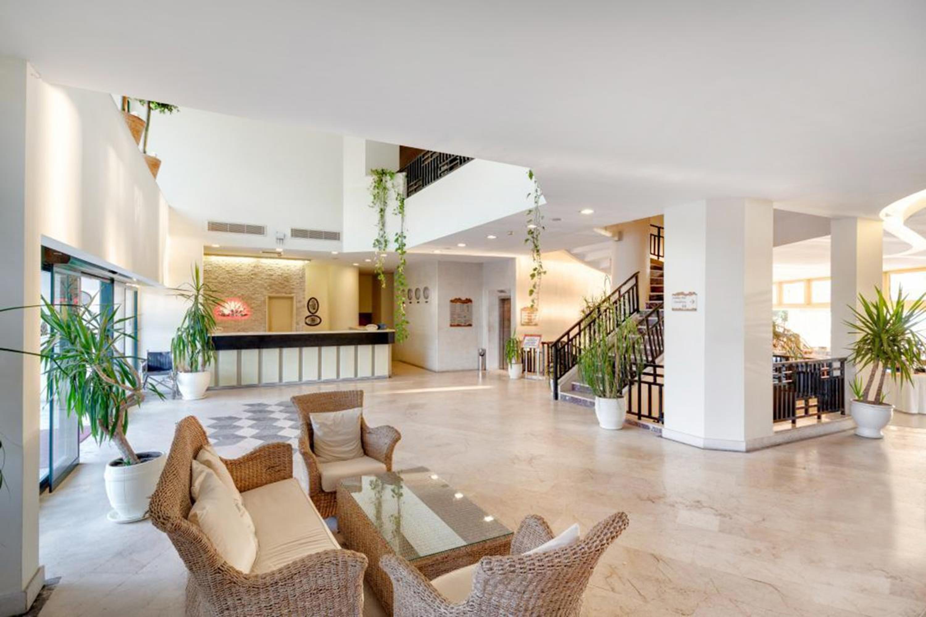 Golden Lotus Hotel - Image 52