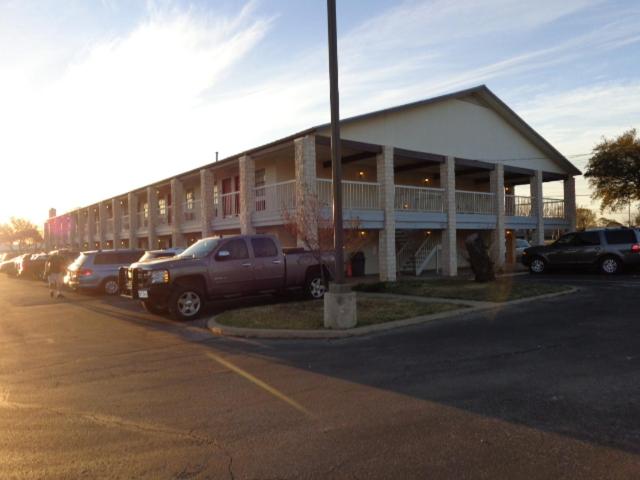 Windcrest Inn and Suites