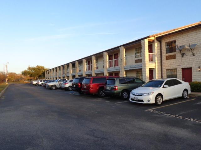 Windcrest Inn and Suites