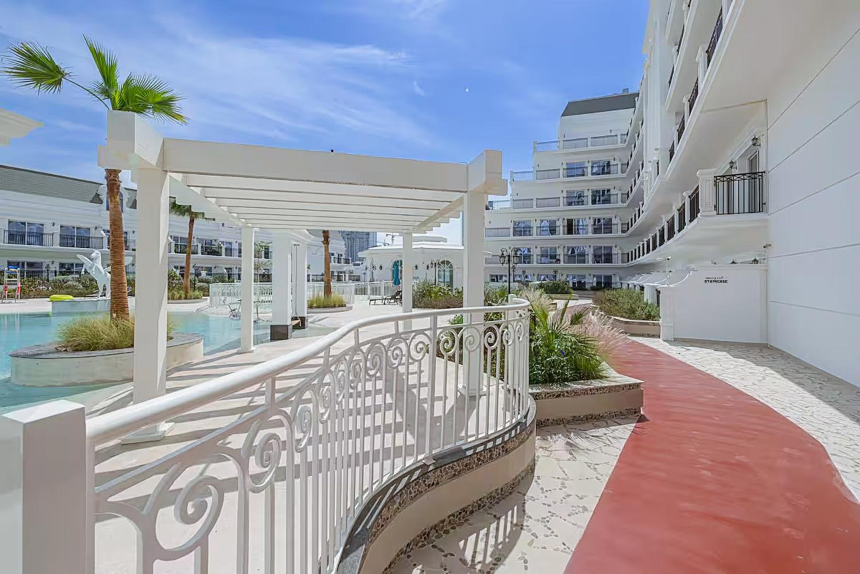 1BR Lagoon View Luxury Spa Retreat near Miracle Garden