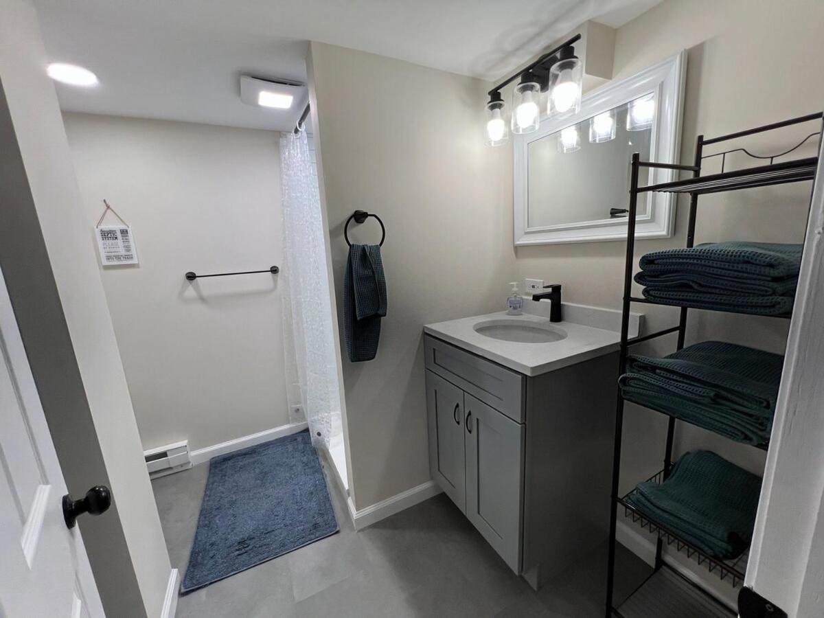 Evergreen Escapes 4 BR with Game Room, Firepit near Kalahari and Camelback