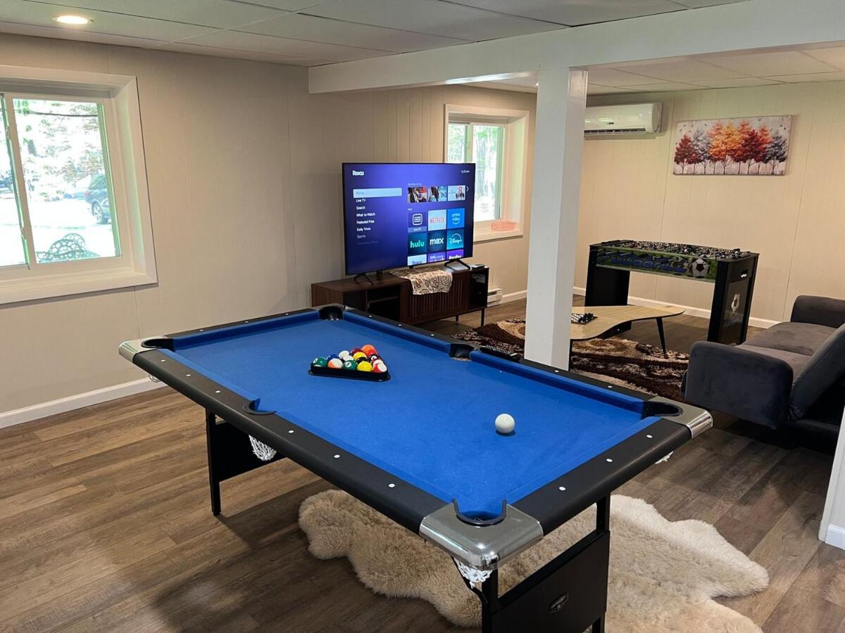 Evergreen Escapes 4 BR with Game Room, Firepit near Kalahari and Camelback
