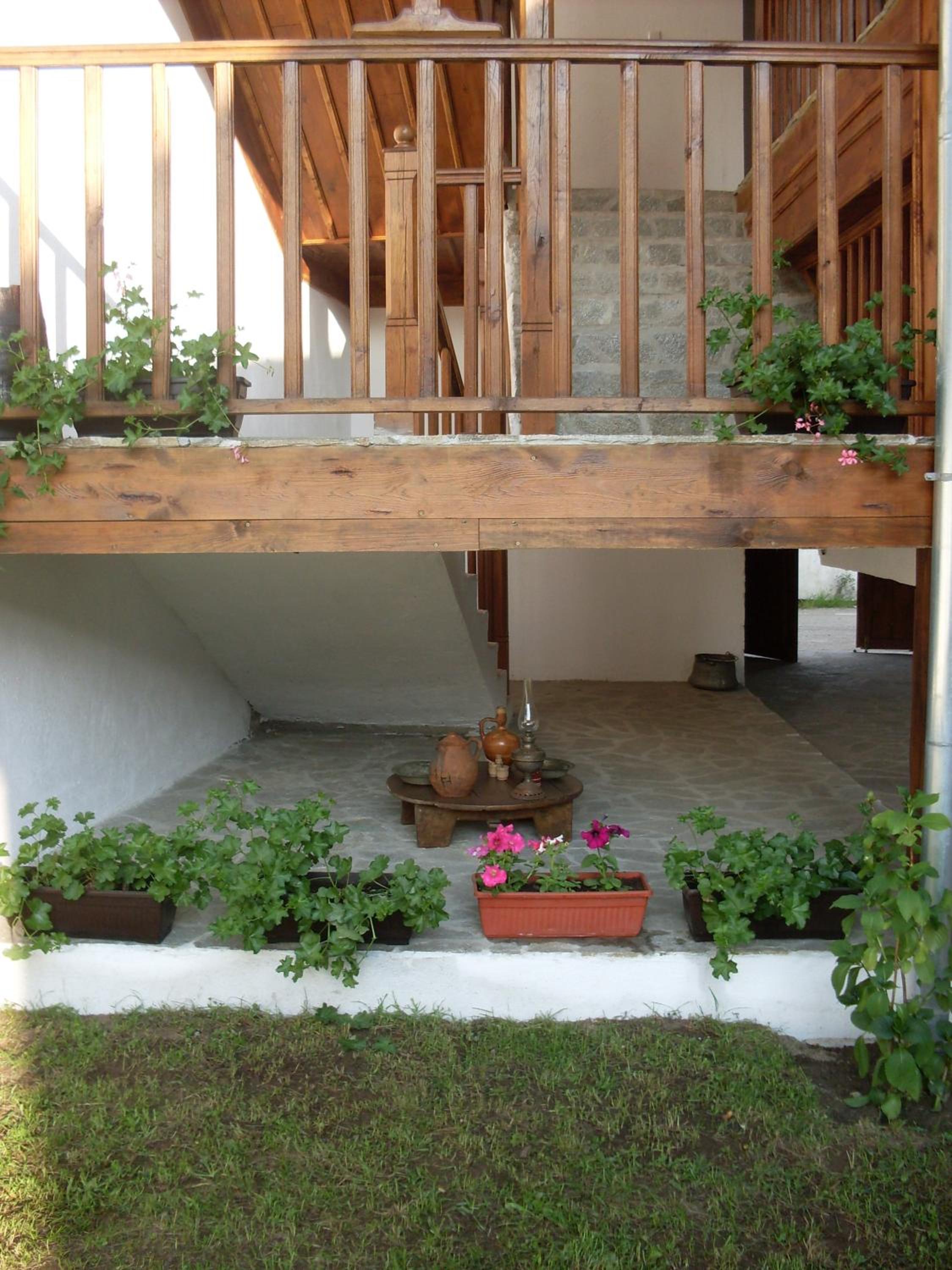 Tsutsovi House