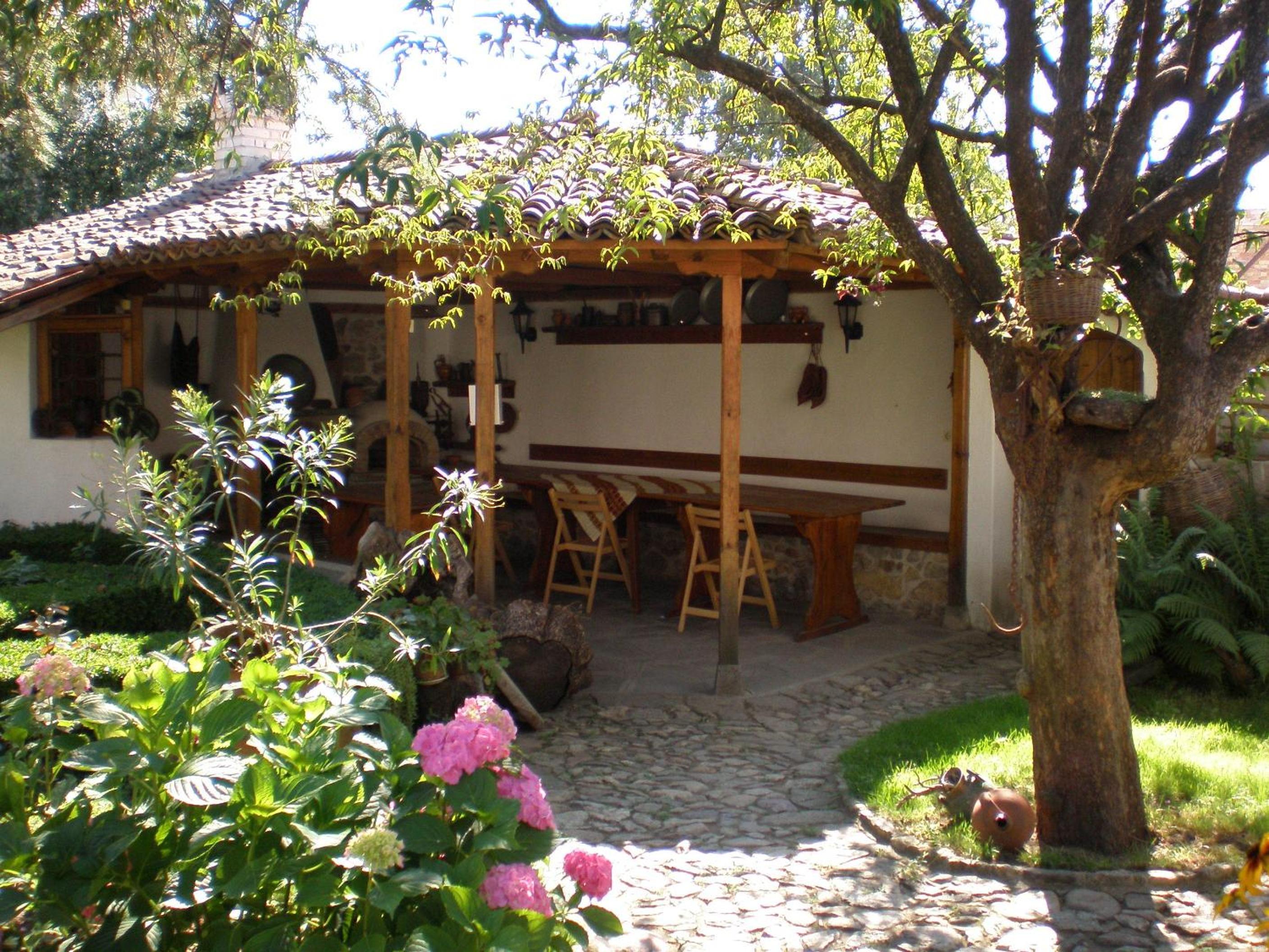 Tsutsovi House