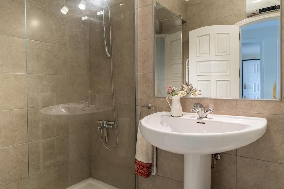 Luxury apartment in Monte Estoril