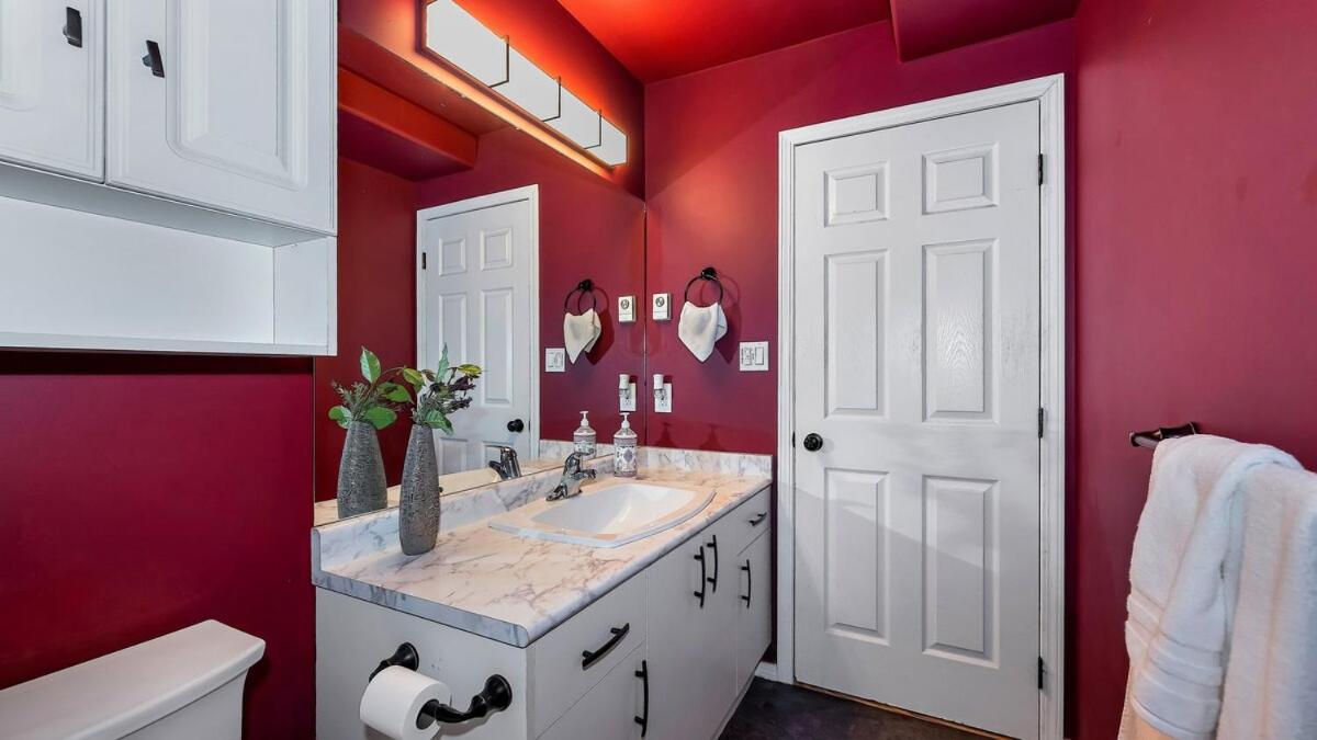 Knockan Hill Rentals - Ground Floor Suite