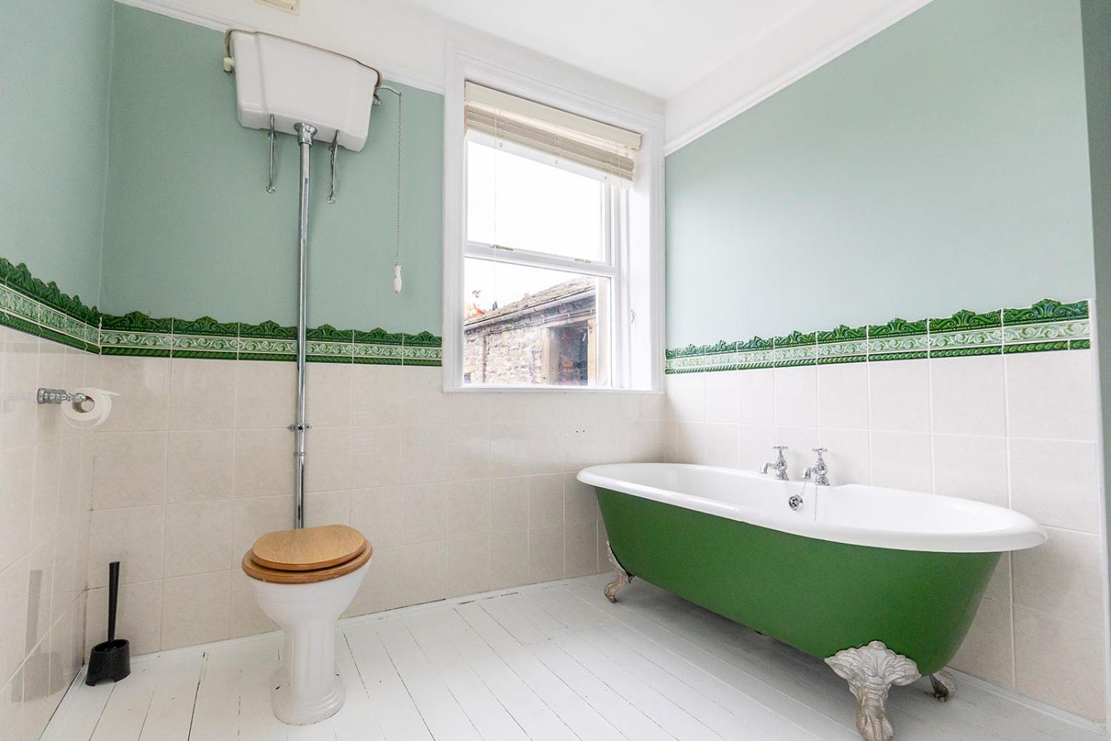 RAYGILL HOUSE - Spacious Family Retreat in Scenic North Yorkshire - Hot tub hire available