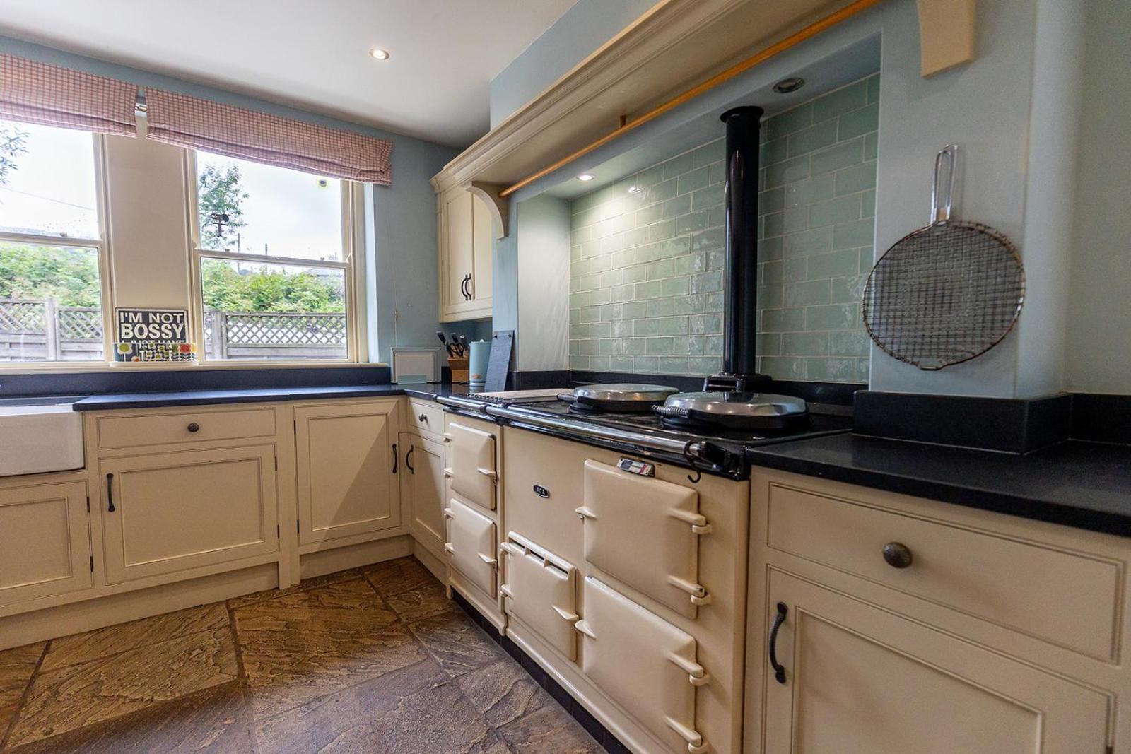 RAYGILL HOUSE - Spacious Family Retreat in Scenic North Yorkshire - Hot tub hire available