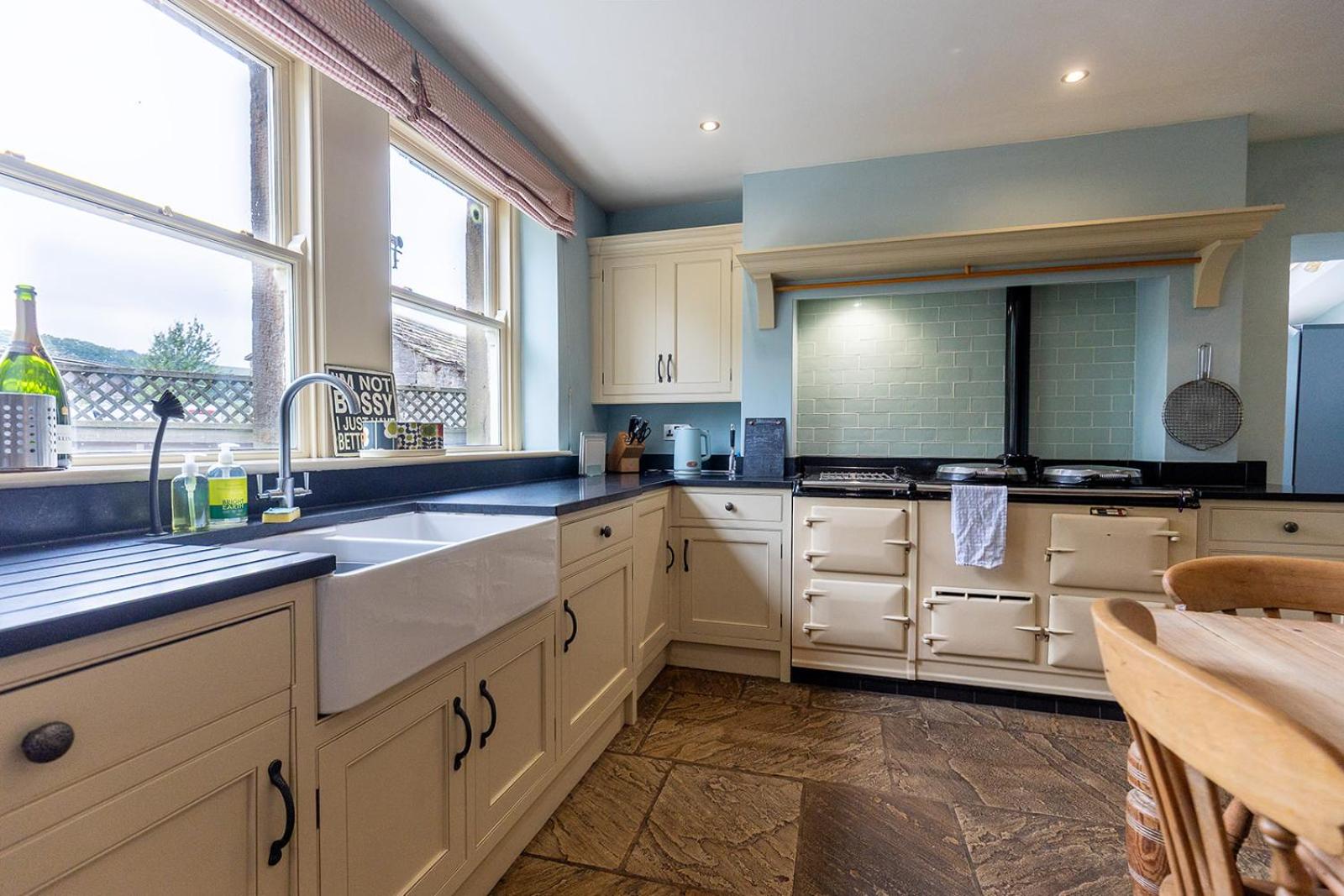 RAYGILL HOUSE - Spacious Family Retreat in Scenic North Yorkshire - Hot tub hire available