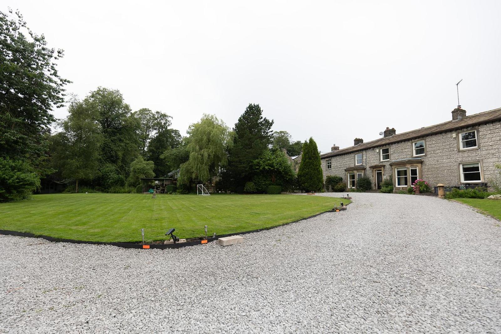 RAYGILL HOUSE - Spacious Family Retreat in Scenic North Yorkshire - Hot tub hire available