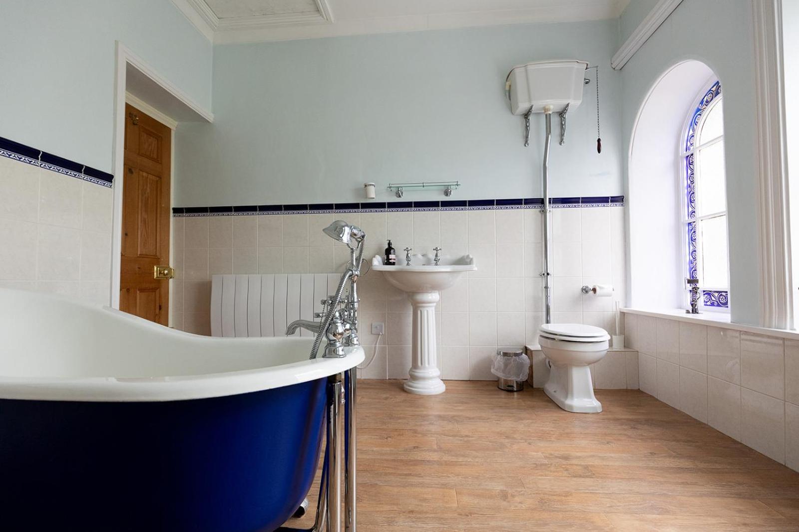 RAYGILL HOUSE - Spacious Family Retreat in Scenic North Yorkshire - Hot tub hire available