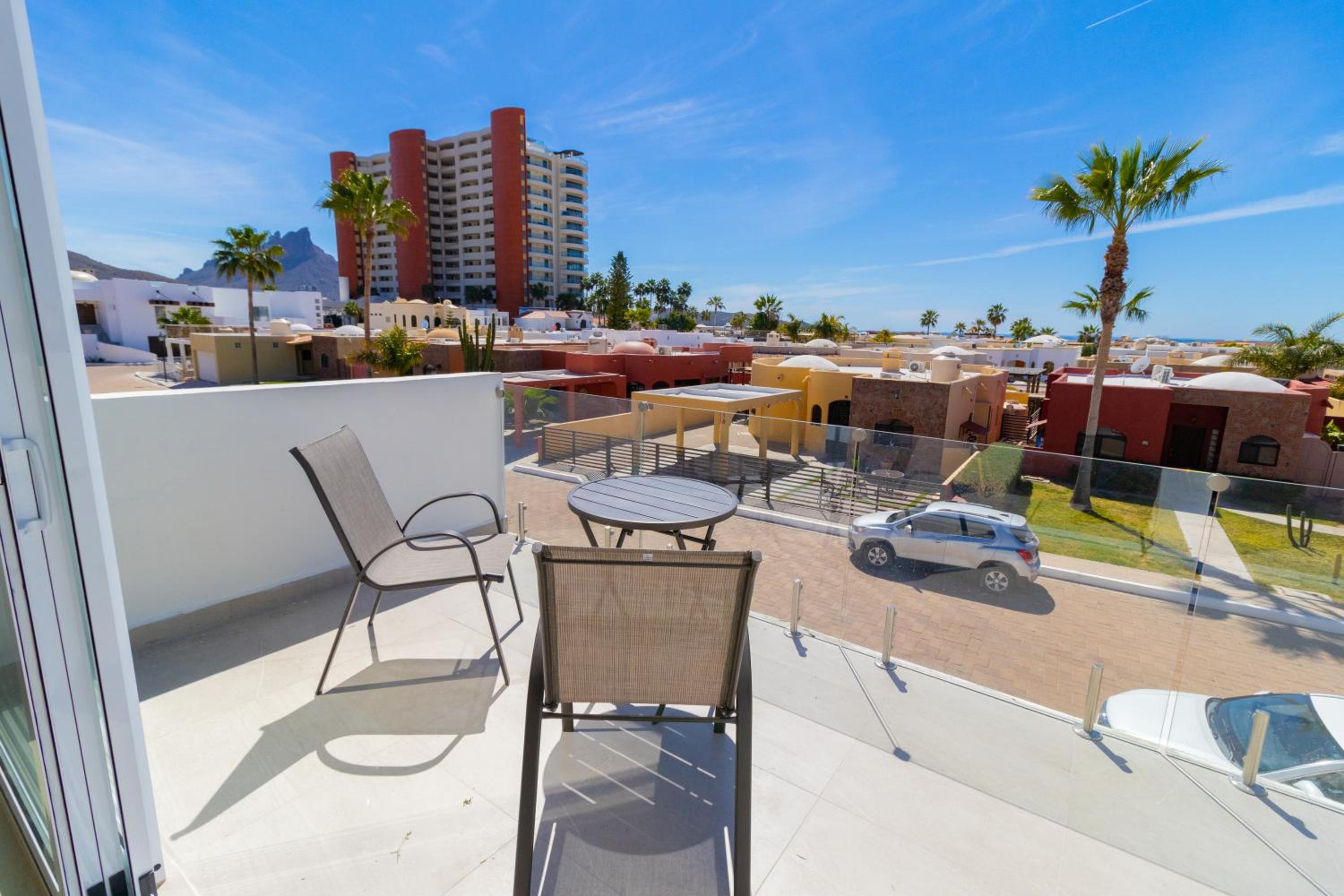 Dome Getaway - Pool, Ocean View & Beach Access