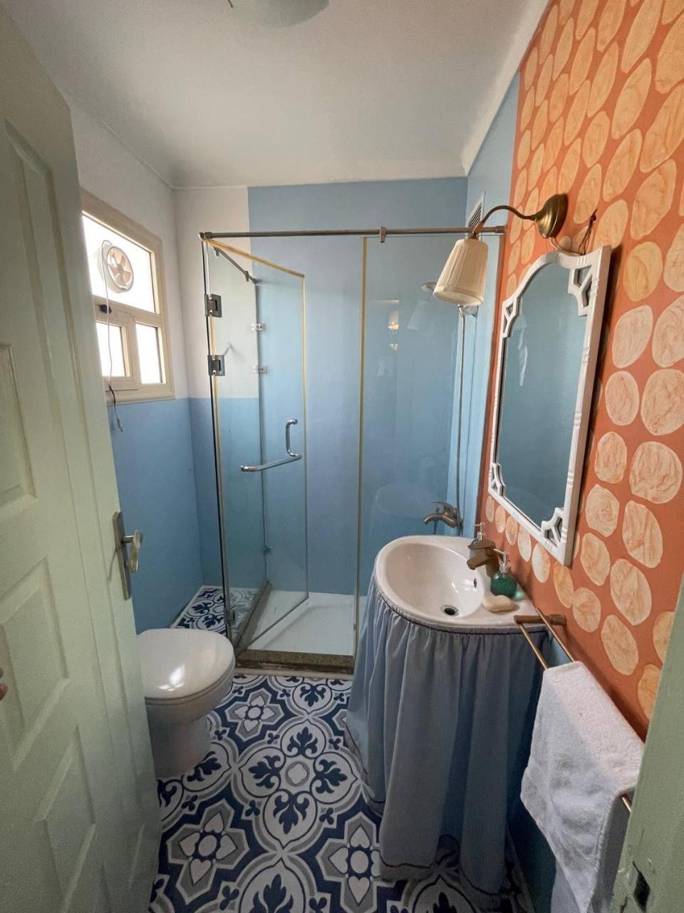 Cozy Dokki khan DownTowen