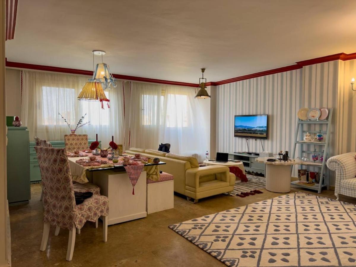 Cozy Dokki khan DownTowen
