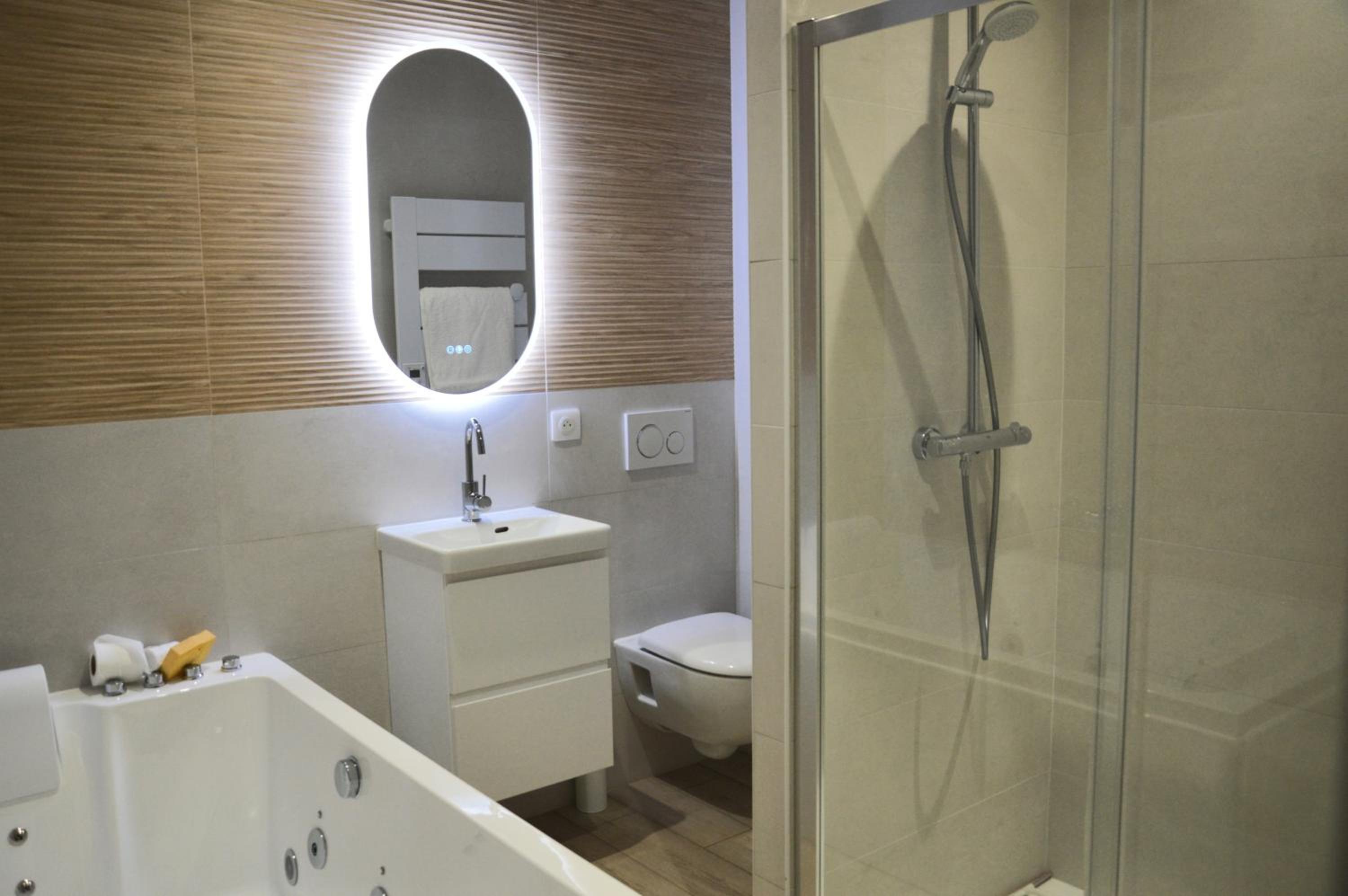 Suite cosy & centrale I Lit queen size I Balnéo