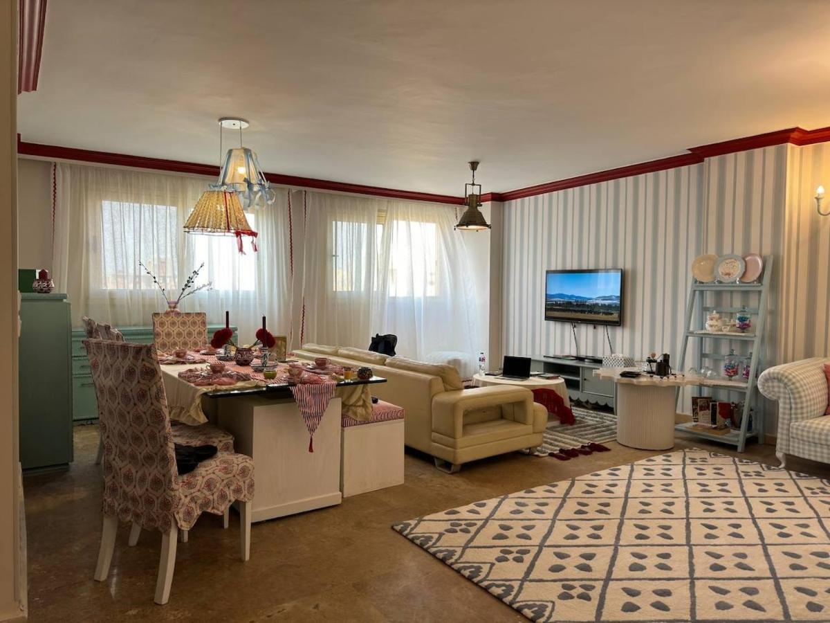 Cozy Dokki khan DownTowen