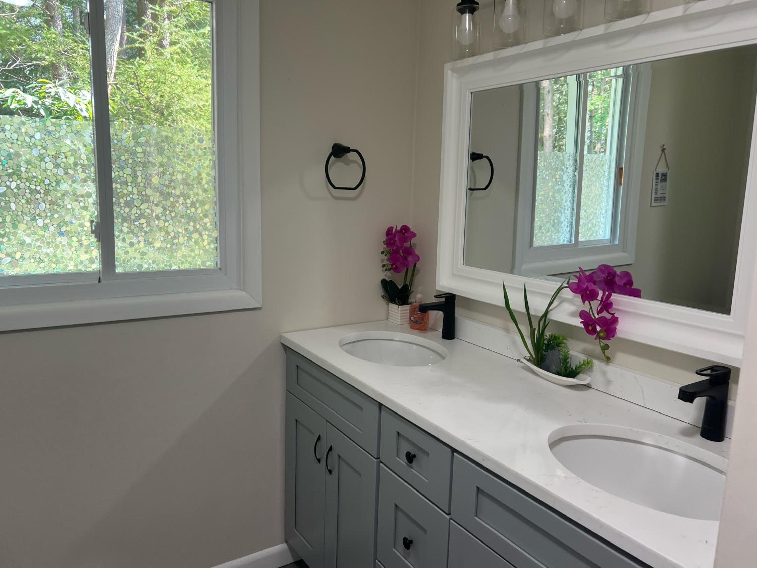 Evergreen Escapes 4 BR with Game Room, Firepit near Kalahari and Camelback