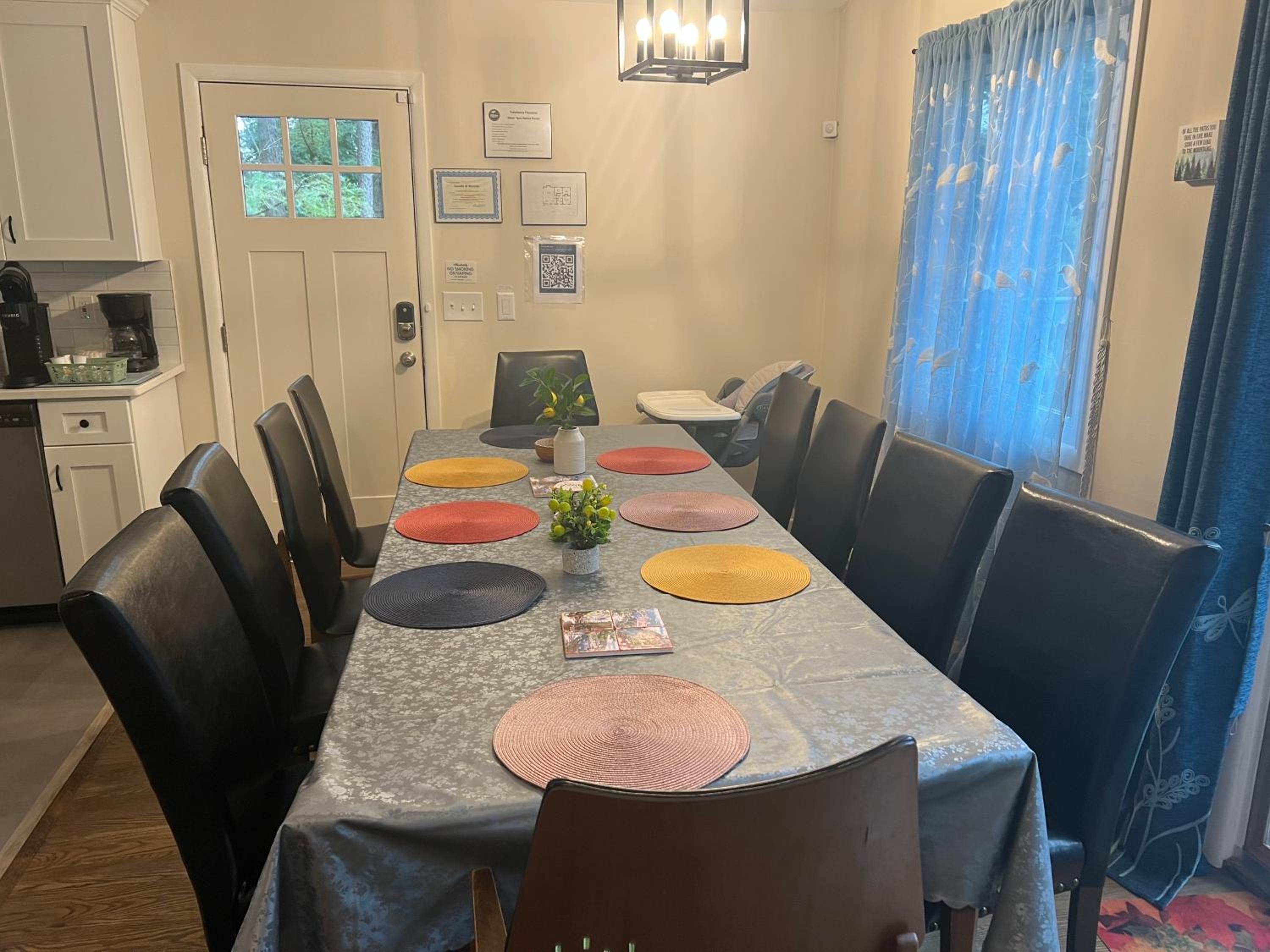 Evergreen Escapes 4 BR with Game Room, Firepit near Kalahari and Camelback