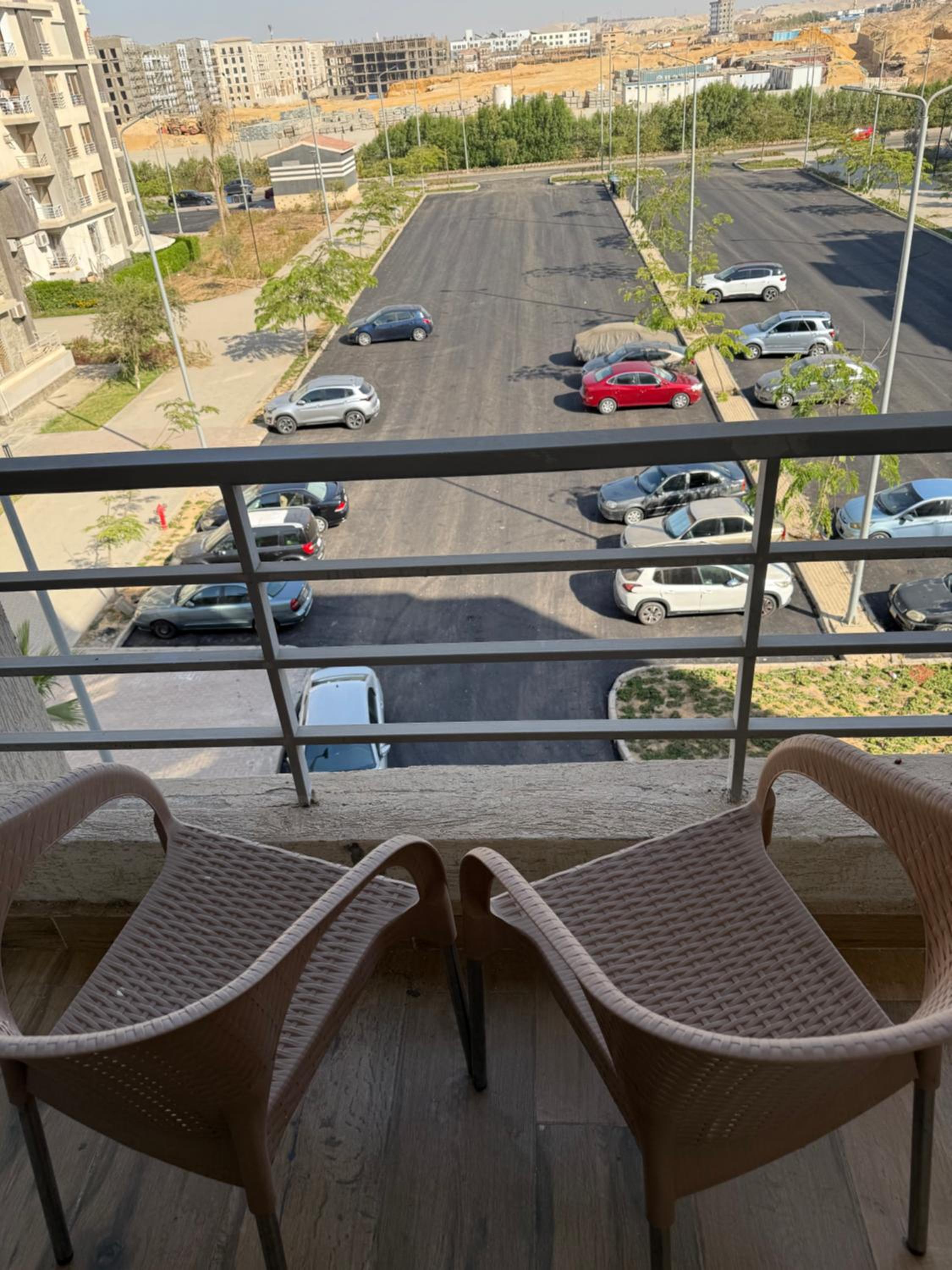 Spacious 2BR with Living Room Zayed Gated Community
