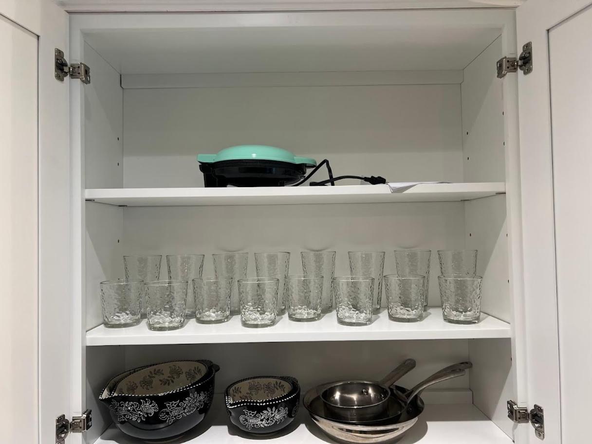 Evergreen Escapes 4 BR with Game Room, Firepit near Kalahari and Camelback