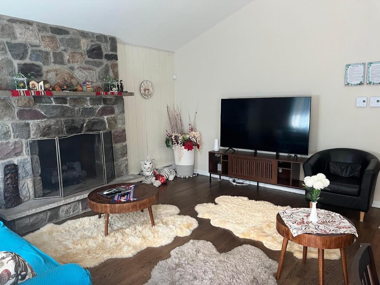 Evergreen Escapes 4 BR with Game Room, Firepit near Kalahari and Camelback