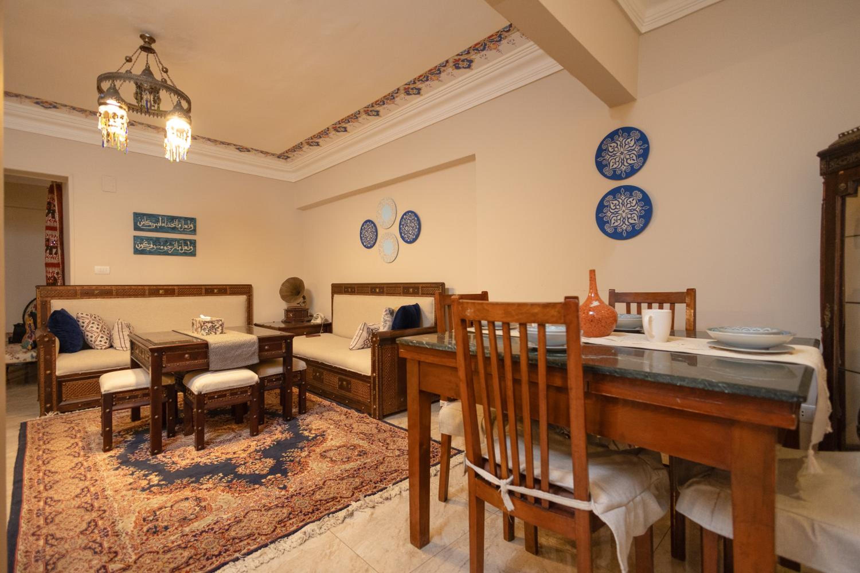 Cozy Dokki khan DownTowen