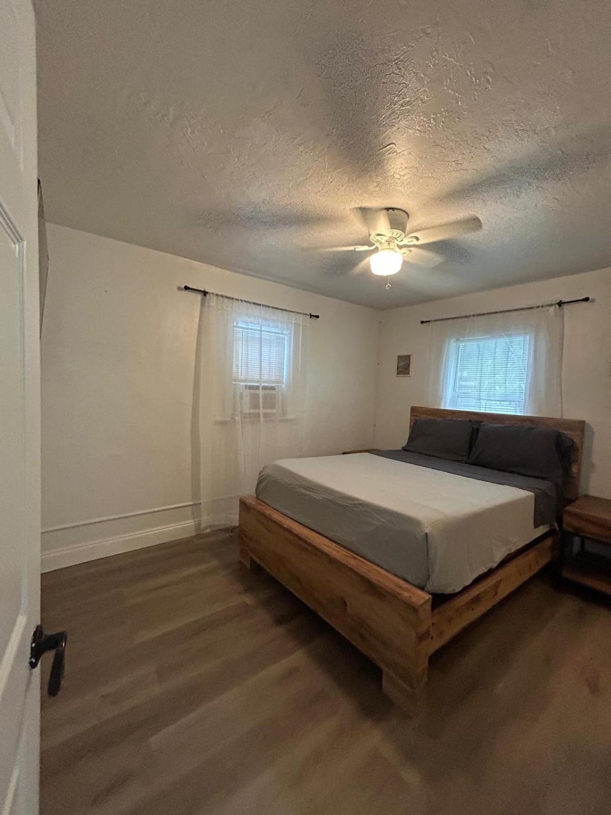 Beach 2BR Villa Sleeps 4 Trendy & Luxe