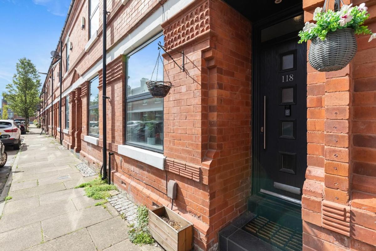 Beresford Place, Stylish 3 bedroom house, Free parking, Ideal for City trips