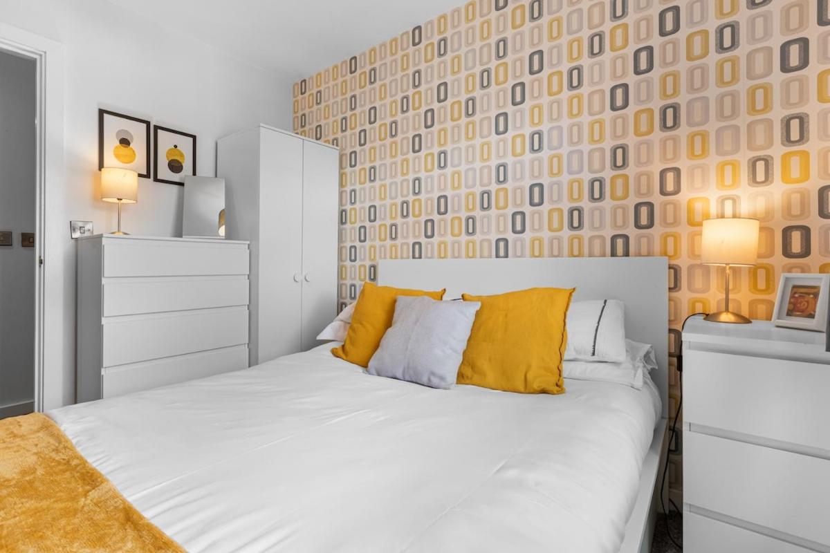 Beresford Place, Stylish 3 bedroom house, Free parking, Ideal for City trips