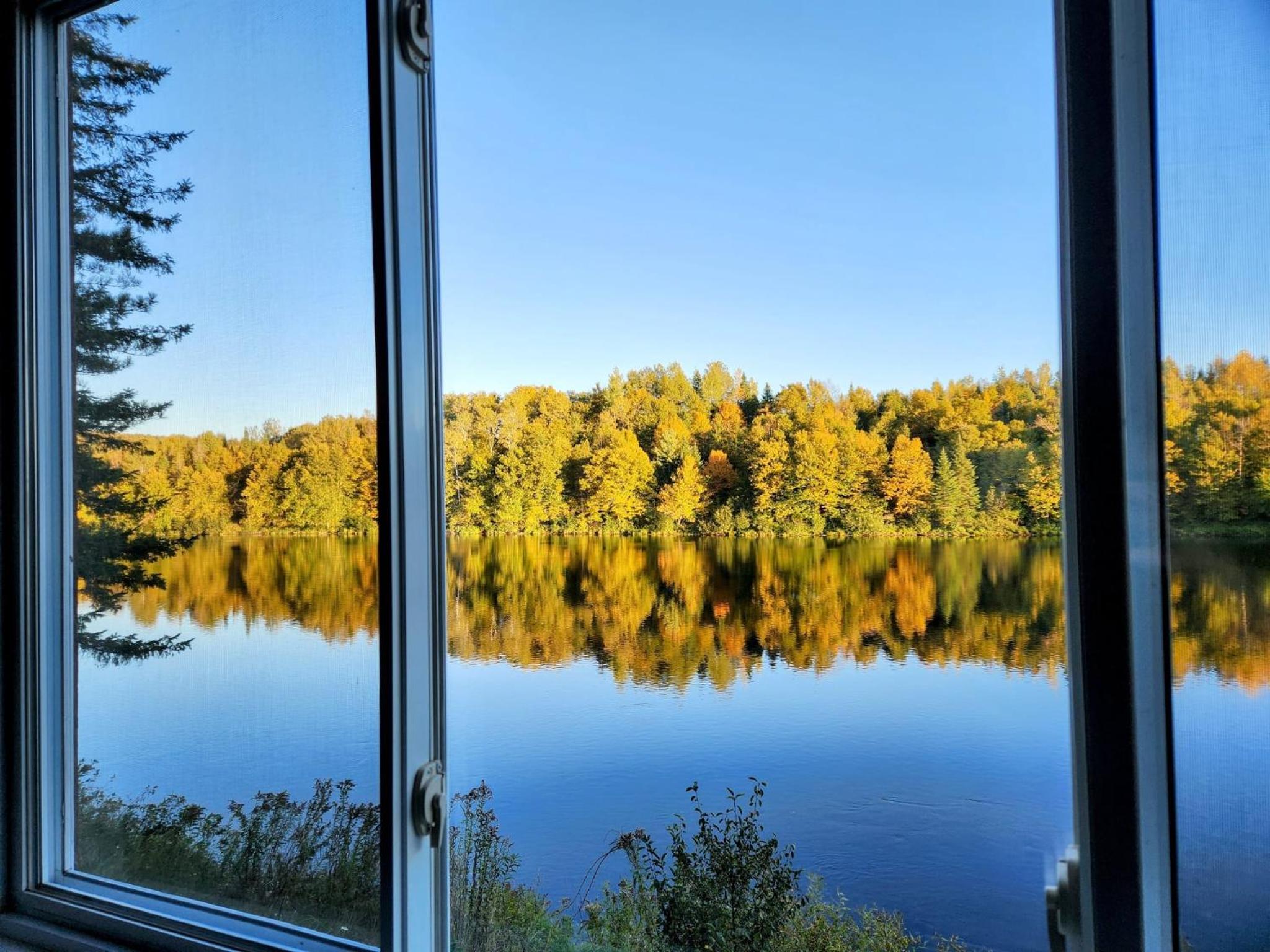 Chalet au bord de l'eau avec spa privé - Mauricie - Portneuf - Québec