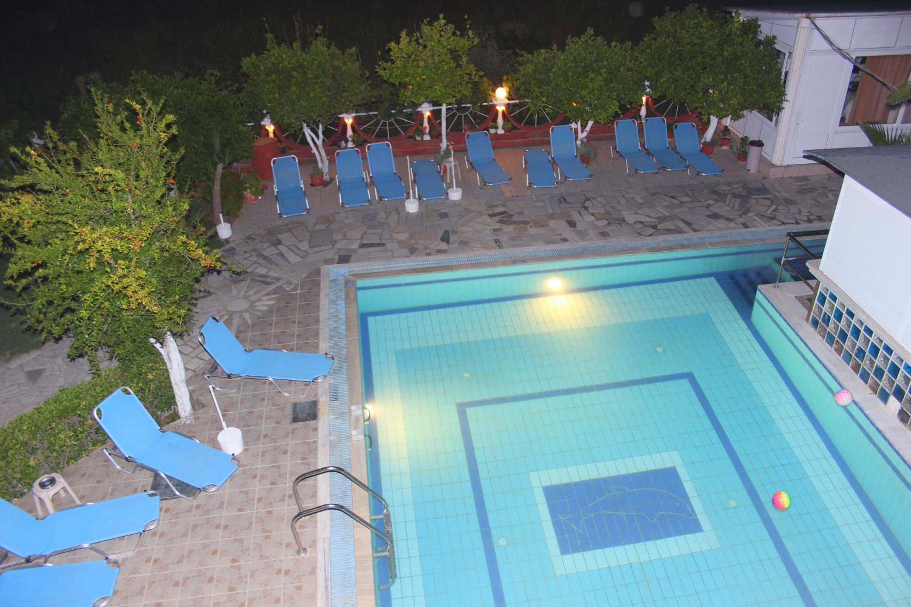 Photo 10