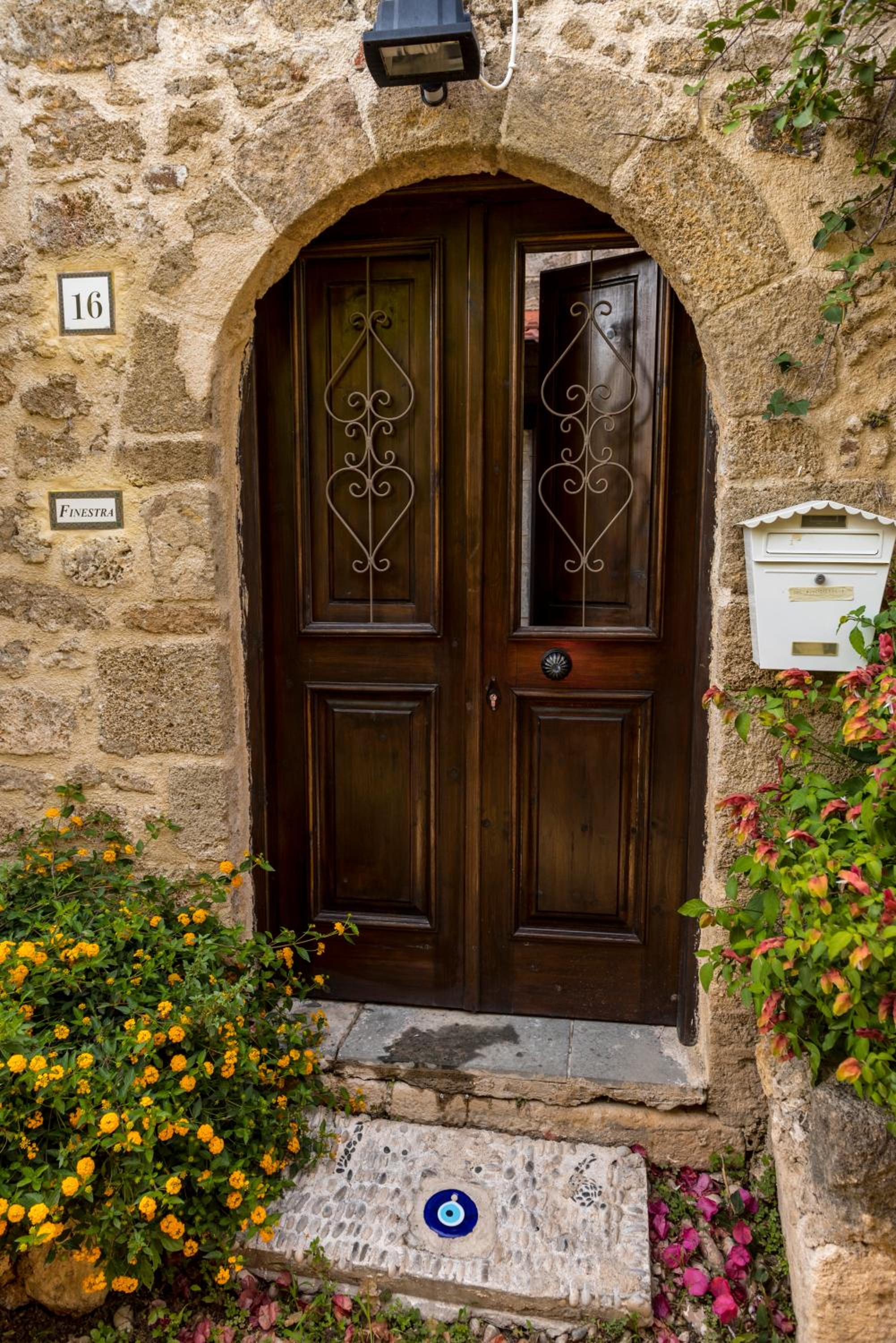 Finestra Medieval Home view 2