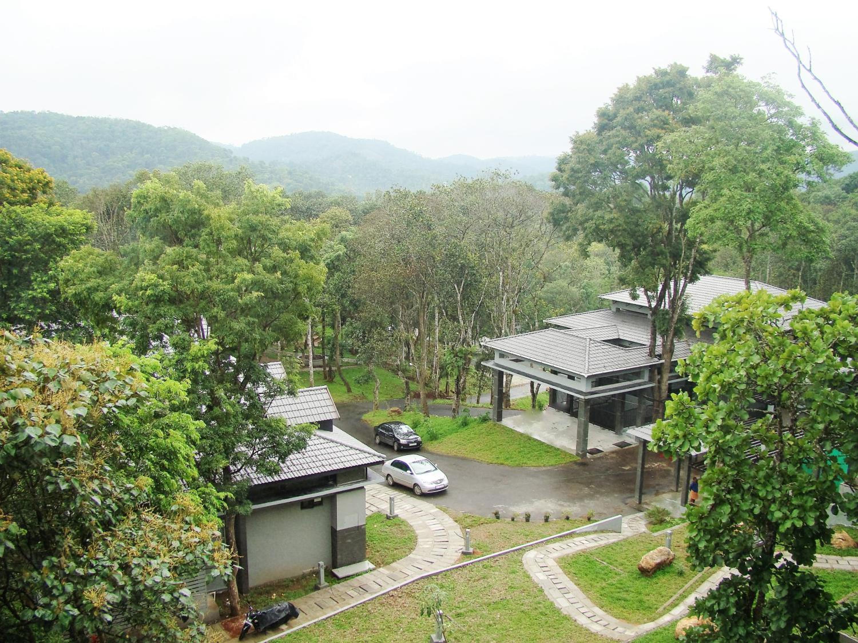 The Mountain Courtyard Thekkady
