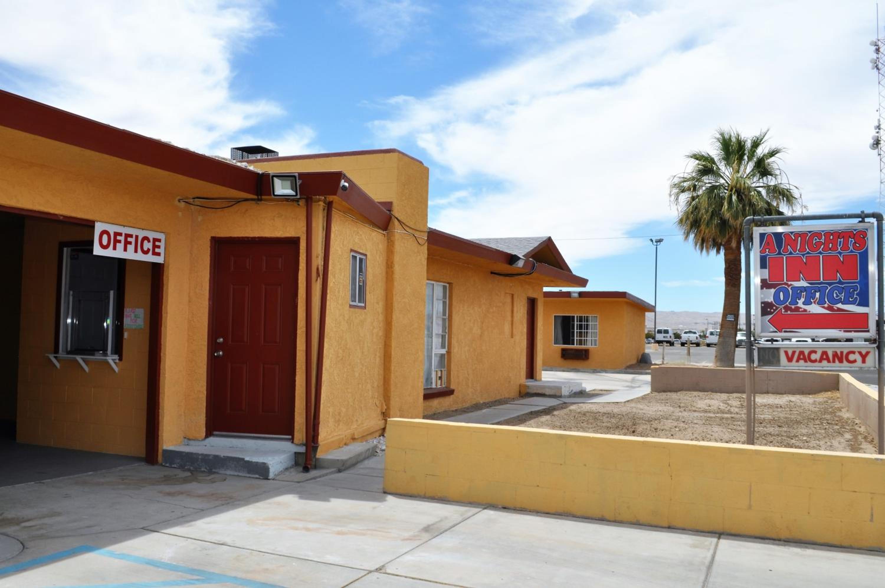 Ridgecrest Vacations - A Nights Inn - Property Image 8