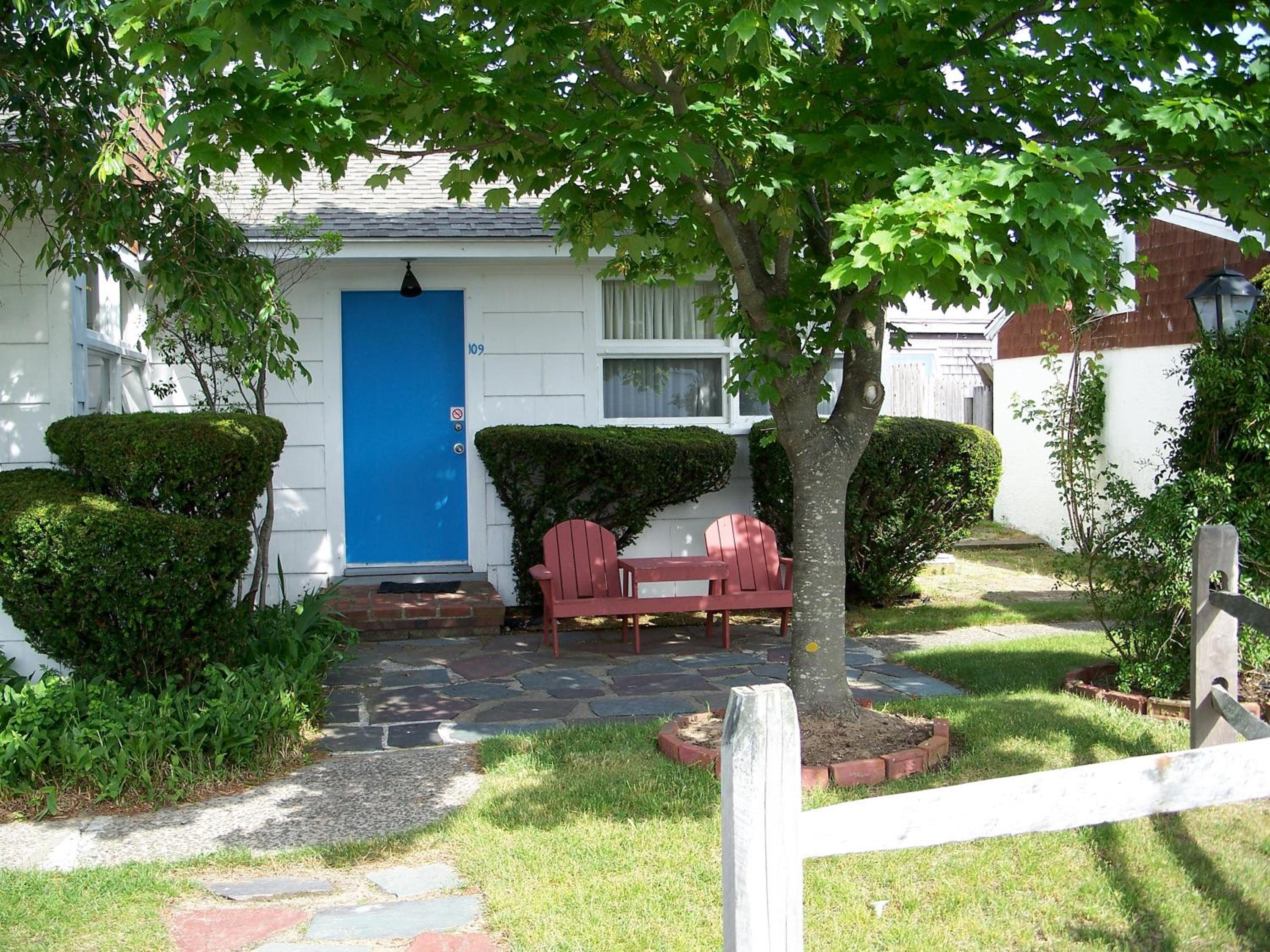 Blue Sea Motor Inn