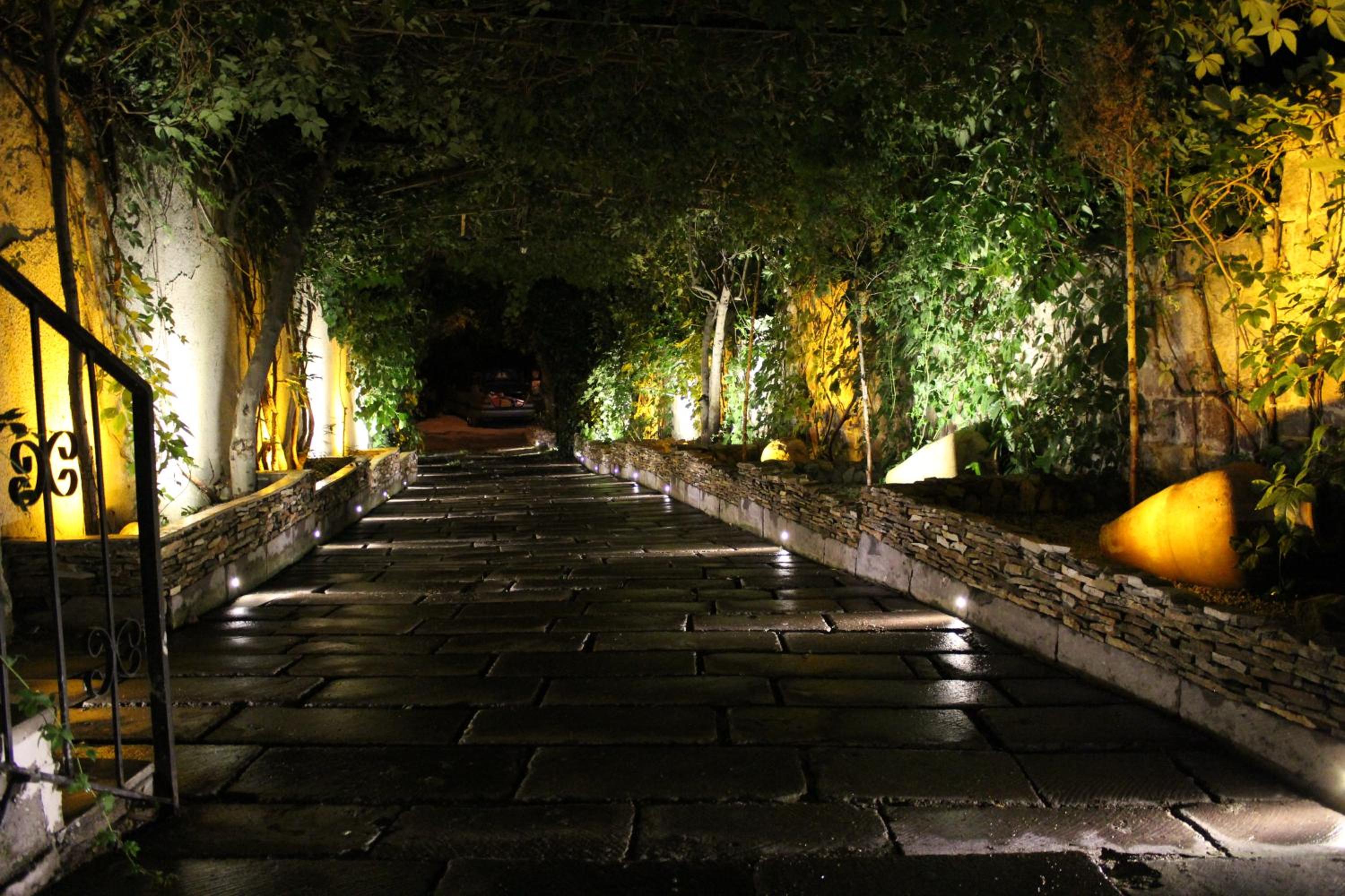 Local Cave House Hotel - Image 14