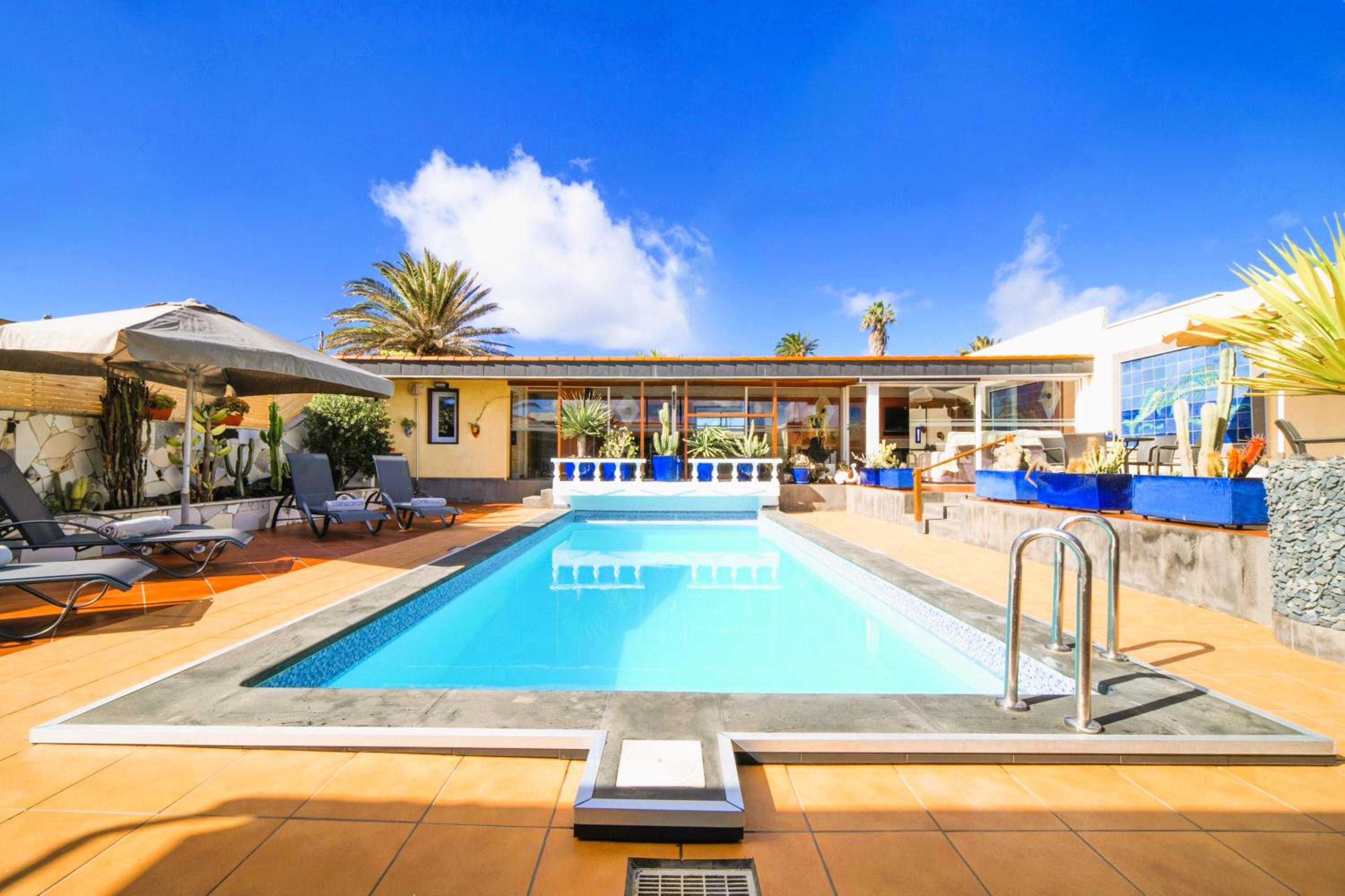 Villa MADORA - private pool, amazing garden, sea view, quiet location