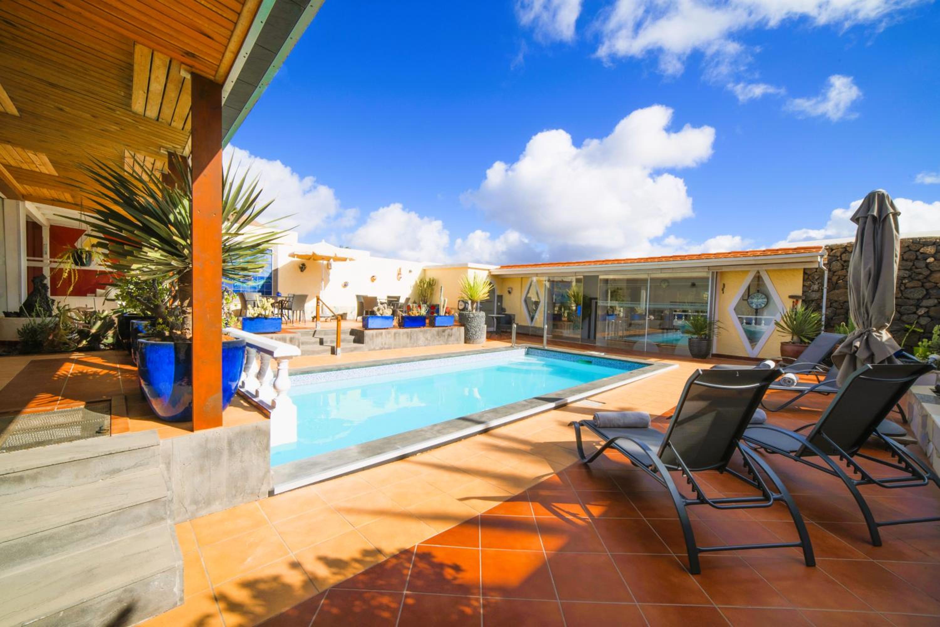 Villa MADORA - private pool, amazing garden, sea view, quiet location