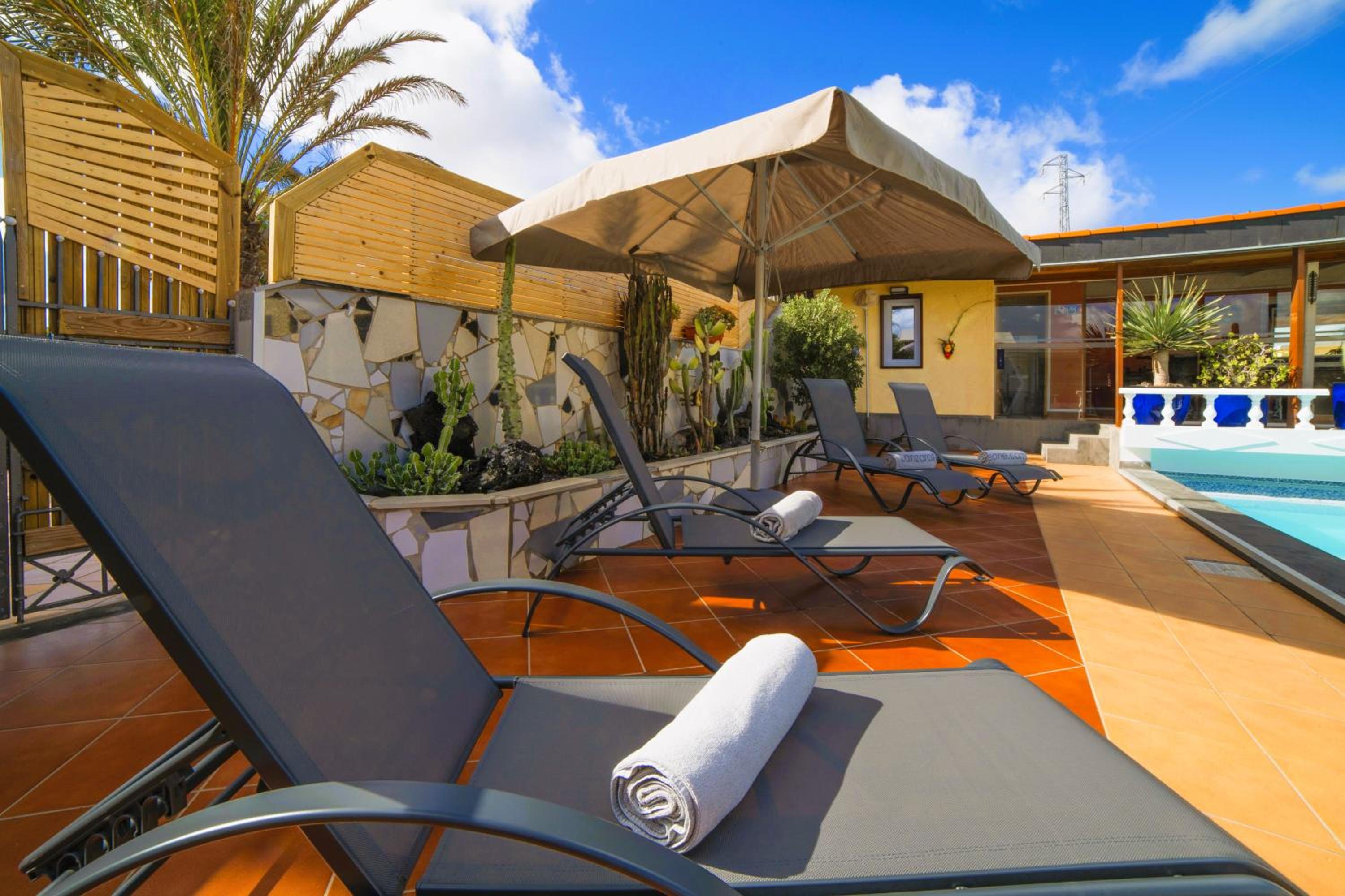 Villa MADORA - private pool, amazing garden, sea view, quiet location