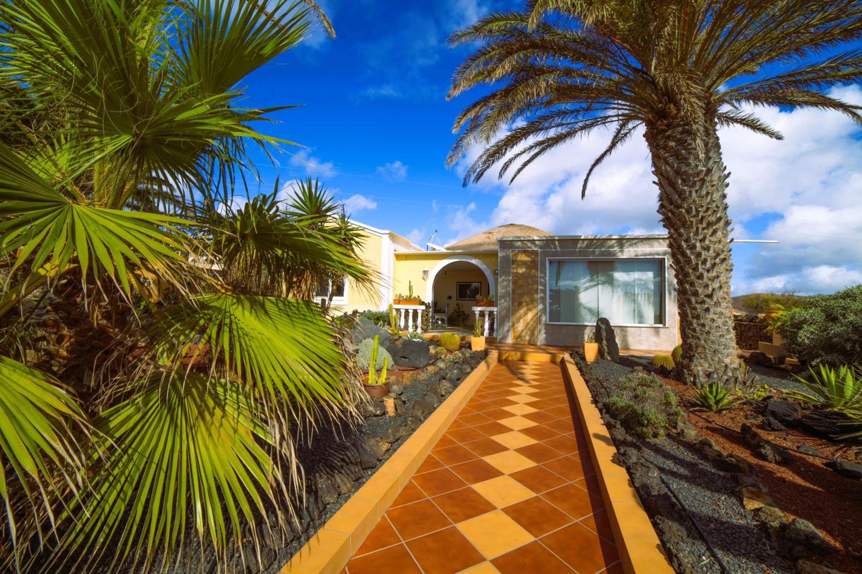 Villa MADORA - private pool, amazing garden, sea view, quiet location
